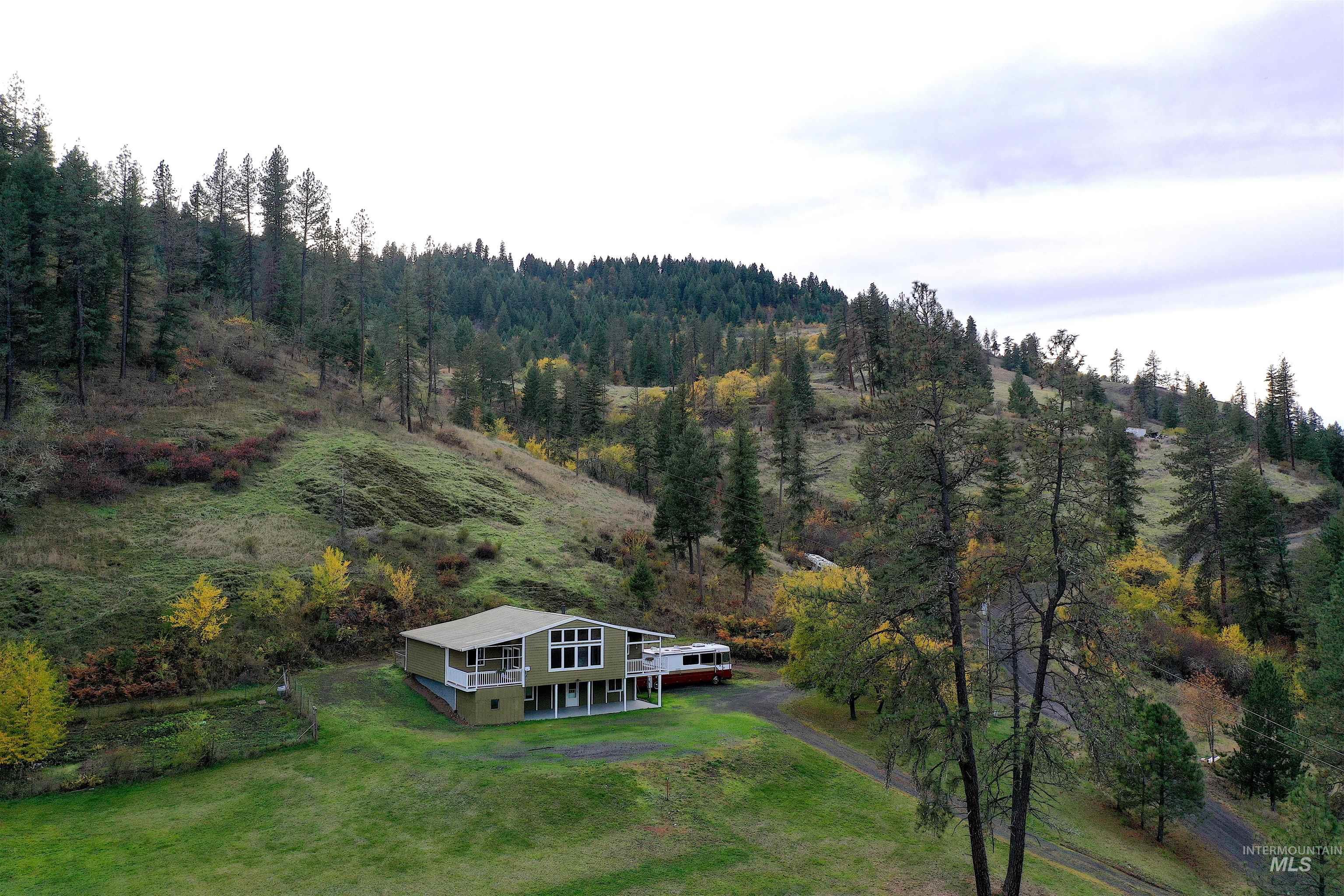 131 Skyline Loop Rd Property Photo 1