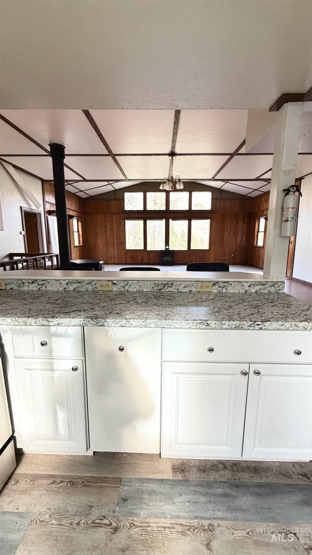 131 Skyline Loop Rd Property Photo 9