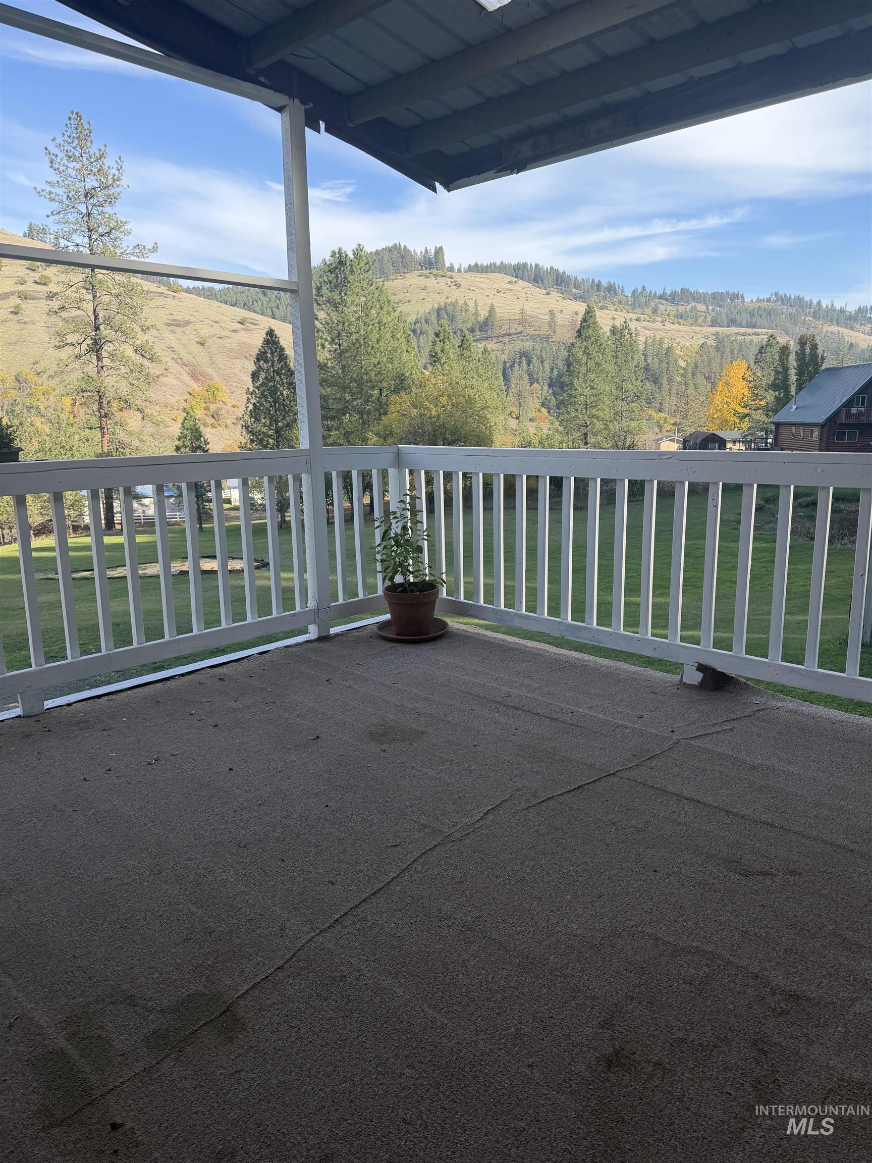 131 Skyline Loop Rd Property Photo 32