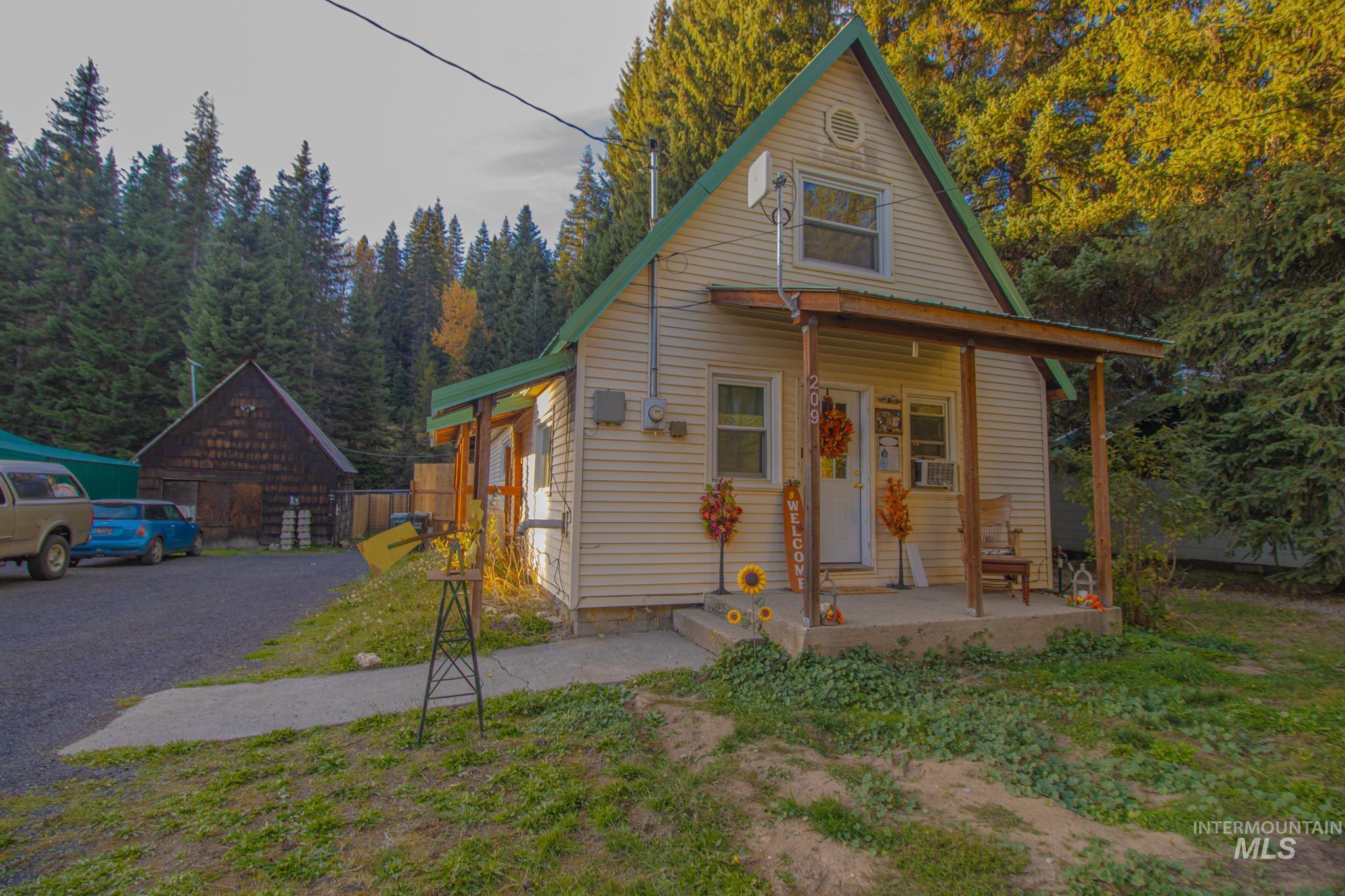 209 Canal St Property Photo 3