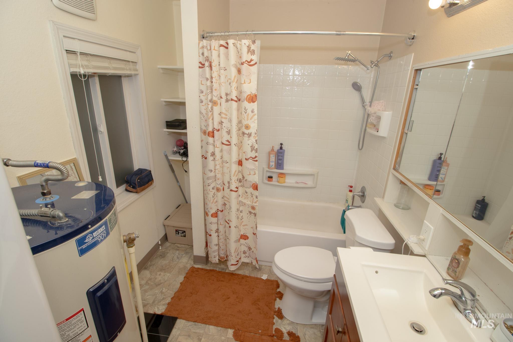 209 Canal St Property Photo 17