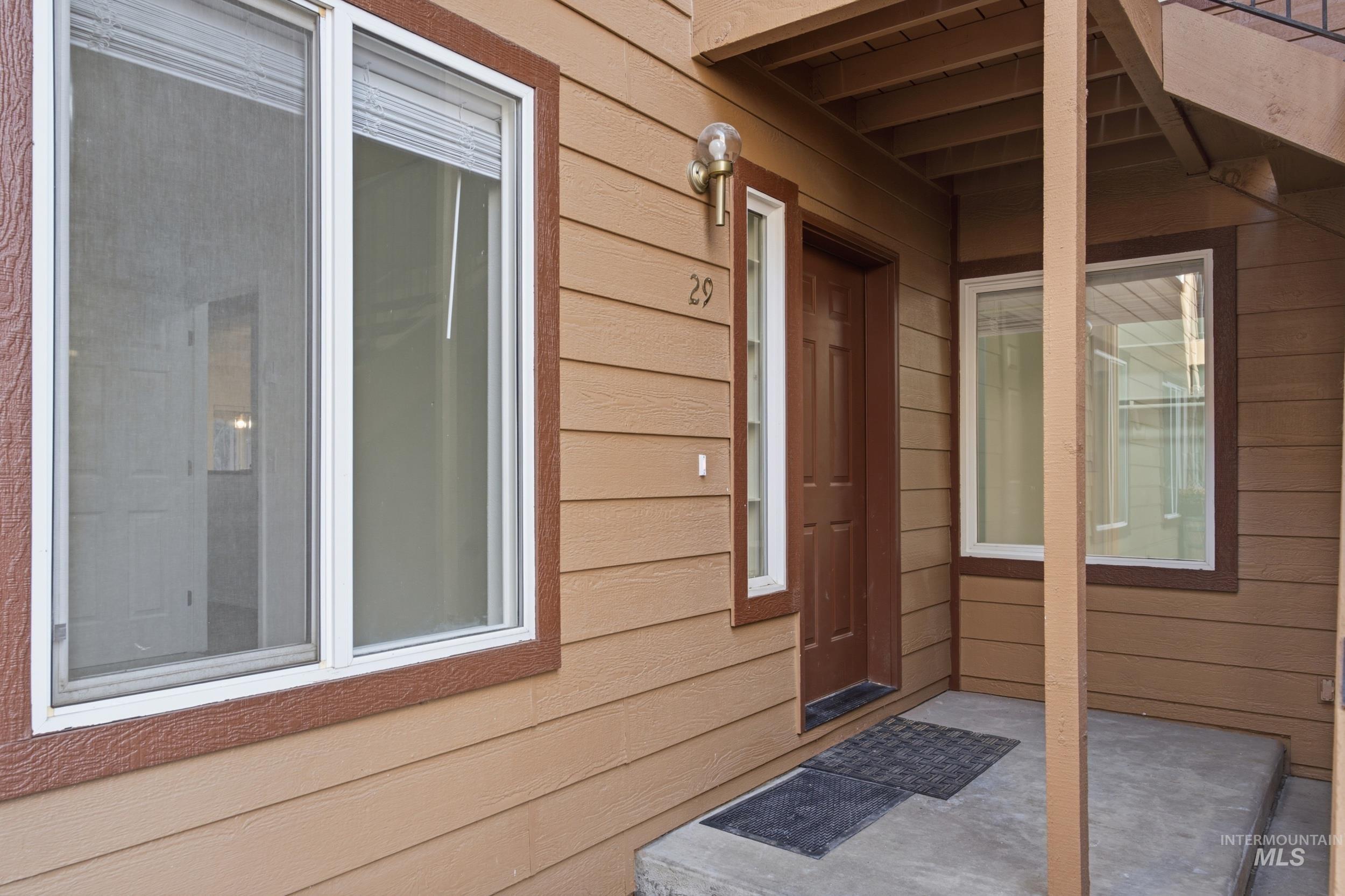 1619 Davis Ave. Property Photo 1