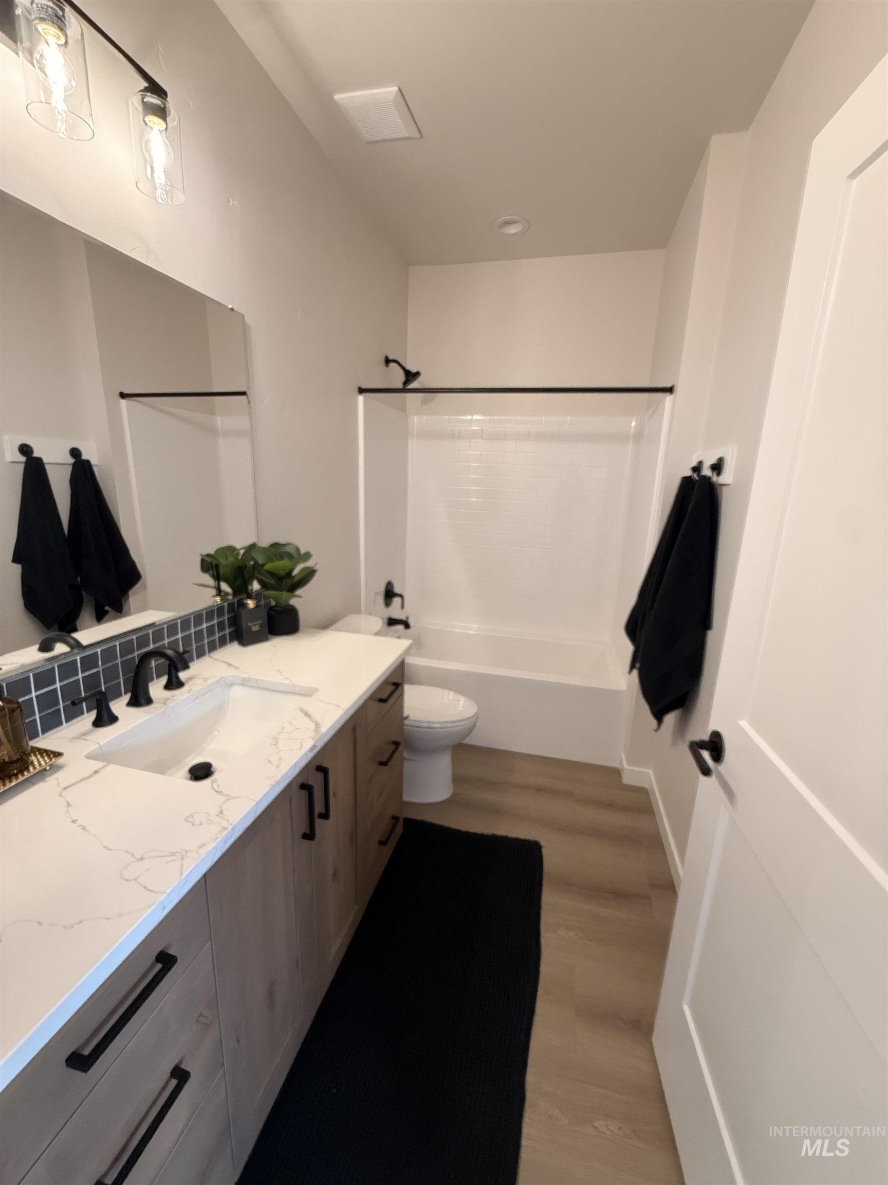 11874 W Joslyn Lane Property Photo 10