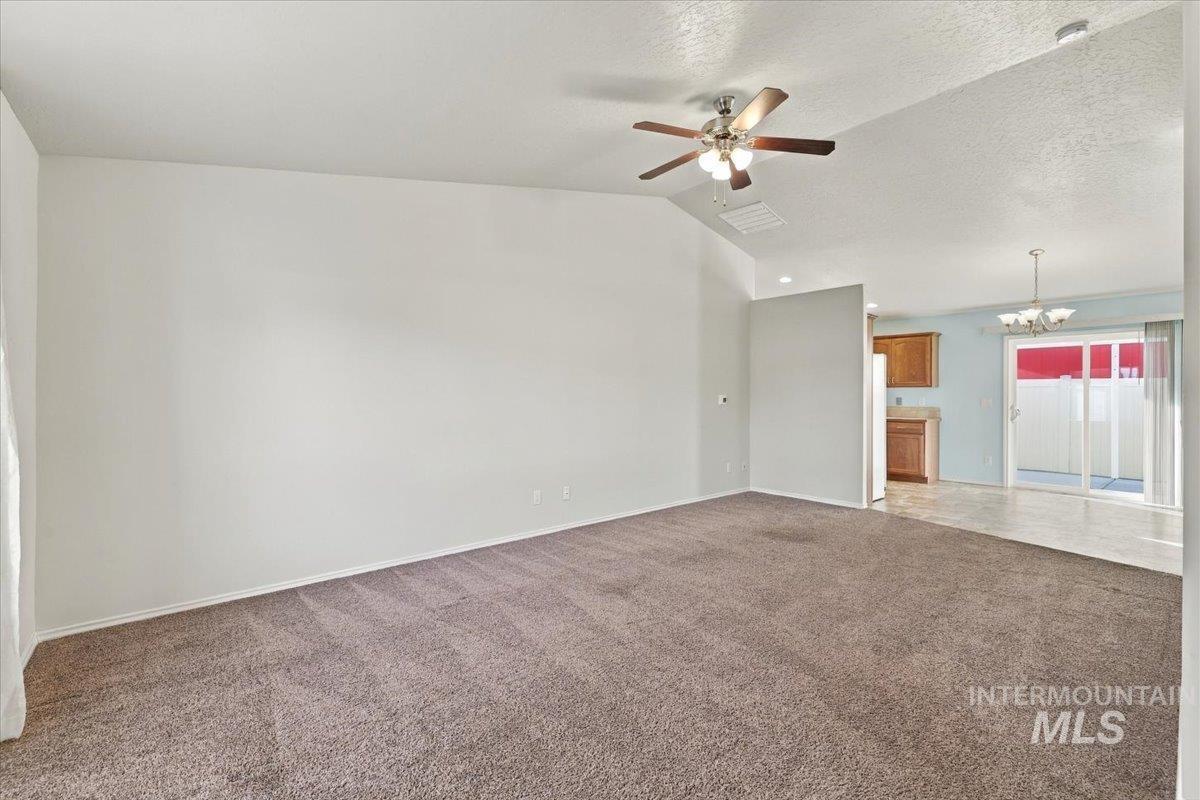 2114 Alder Dr Property Photo 3