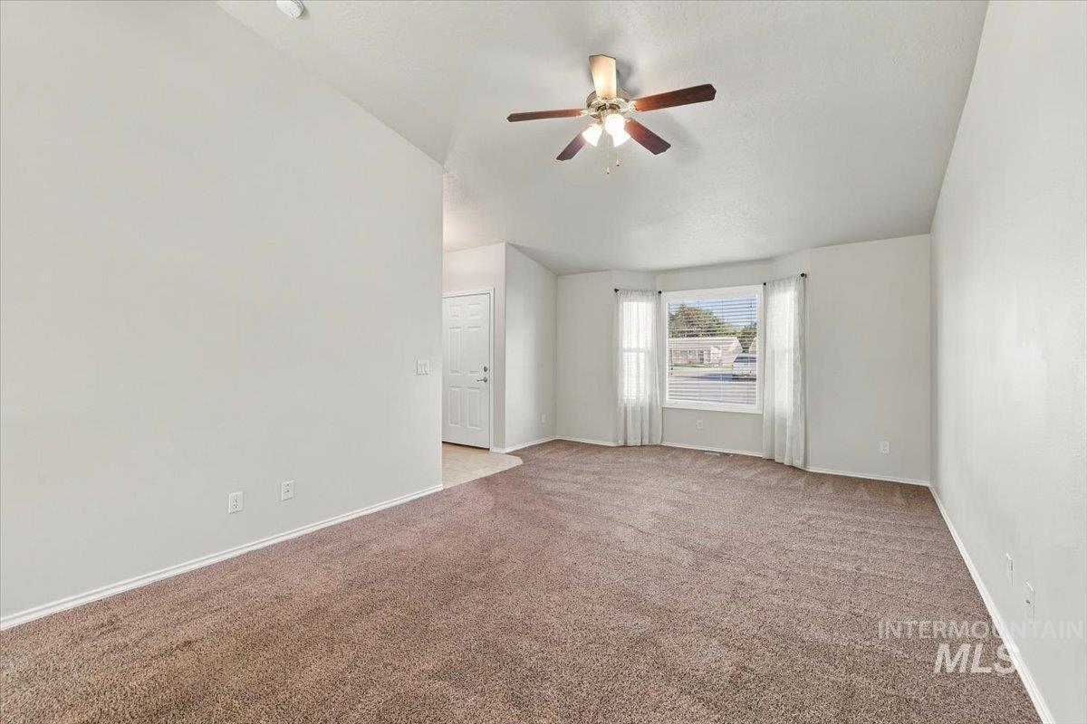 2114 Alder Dr Property Photo 4