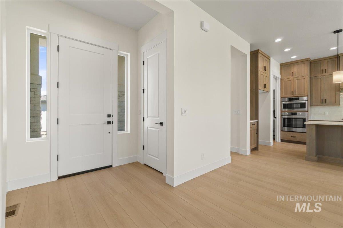 11126 S Corballis Ln. Property Photo 4