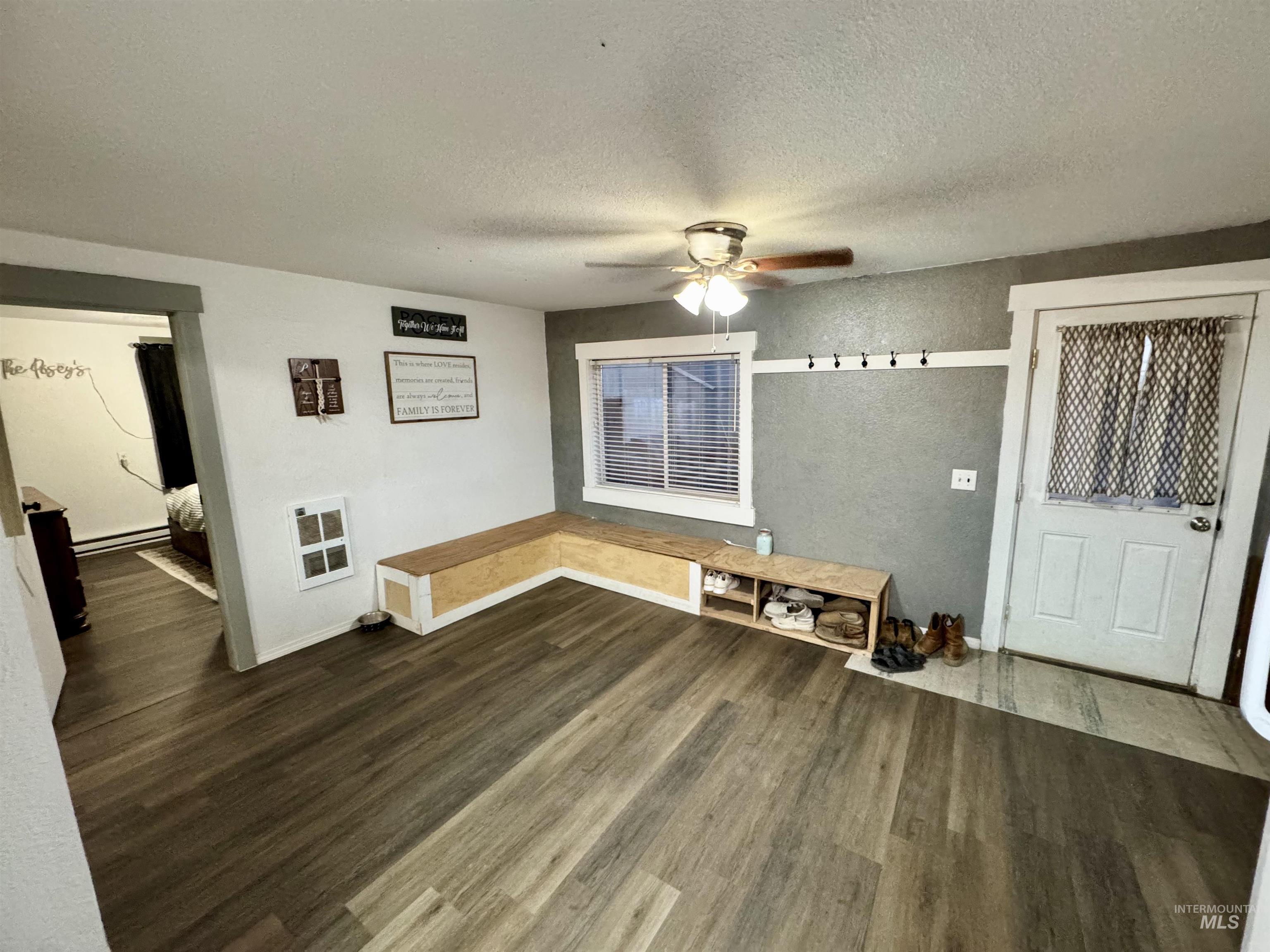 150 E Reed Property Photo 8