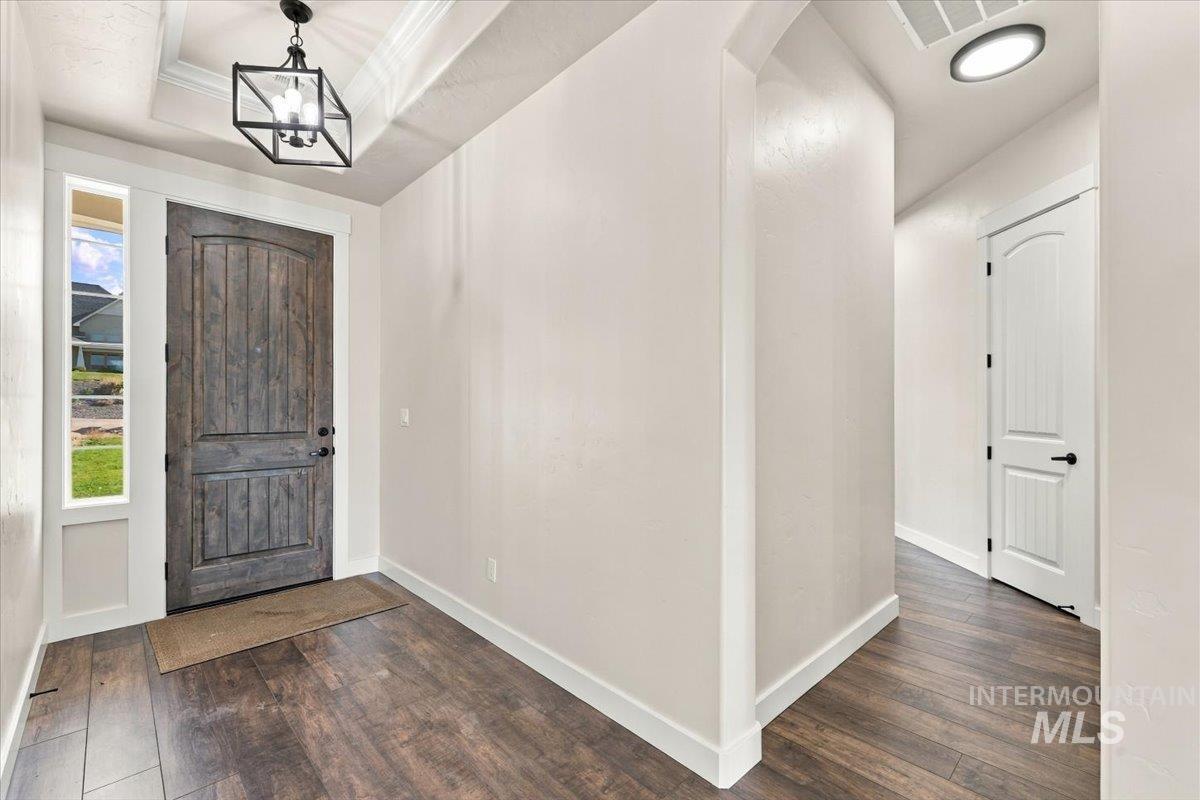 17301 Maple River Court Property Photo 7