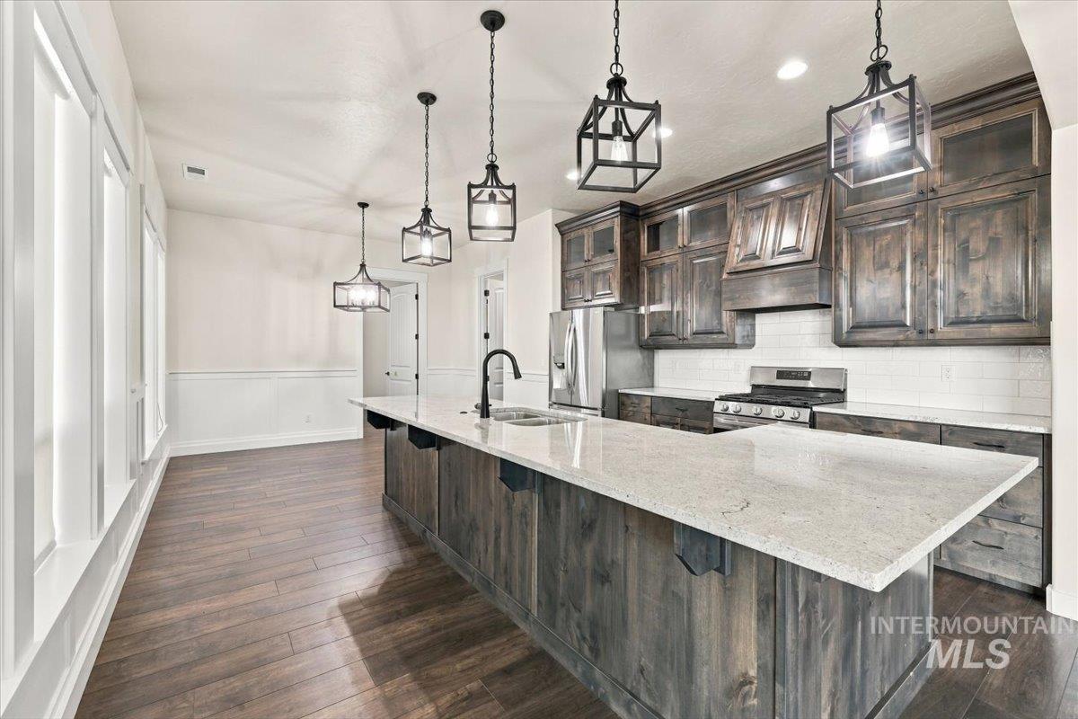 17301 Maple River Court Property Photo 14