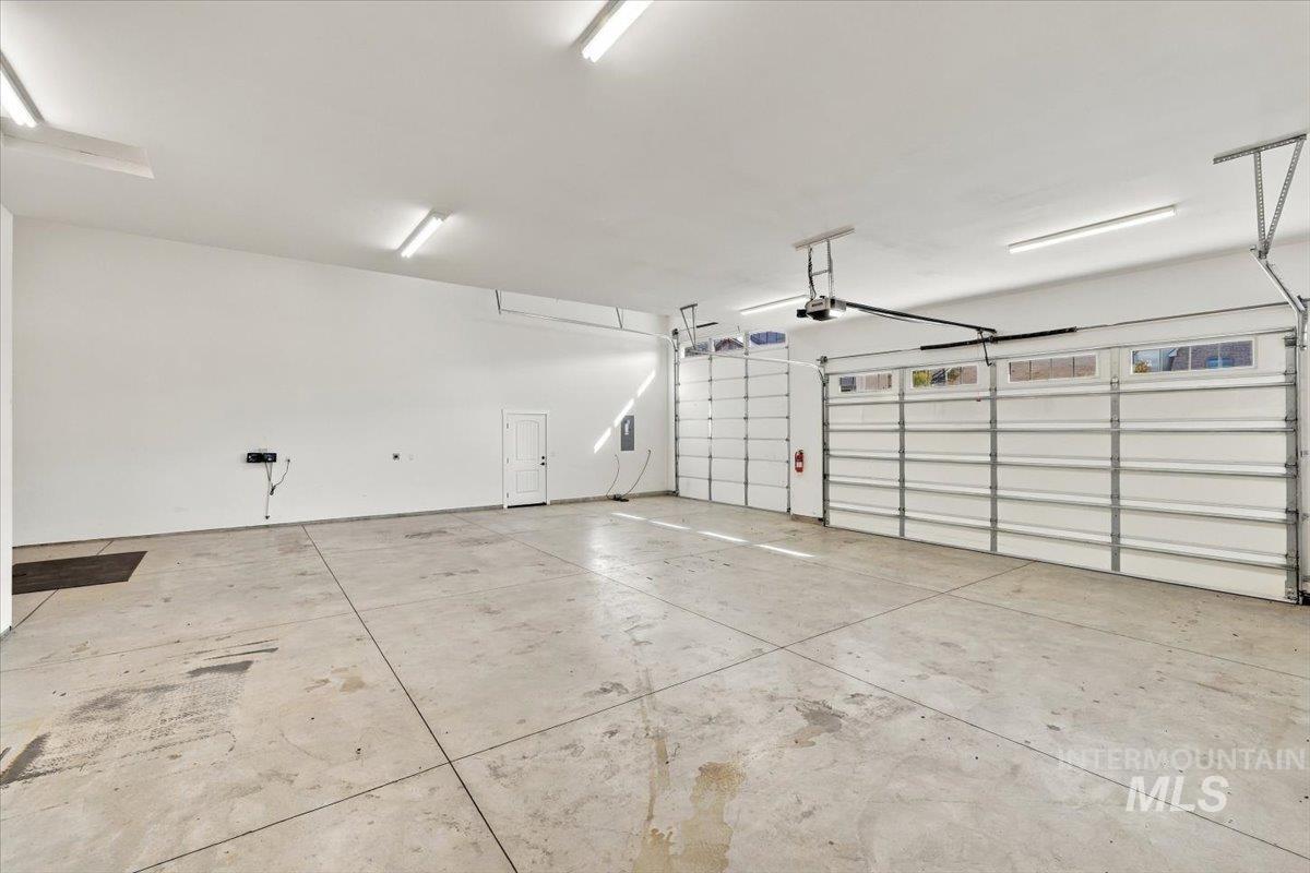 17301 Maple River Court Property Photo 34