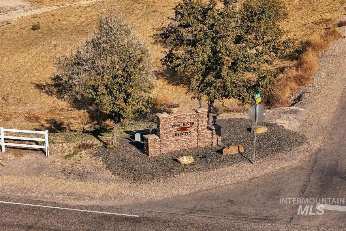 17301 Maple River Court Property Photo 43