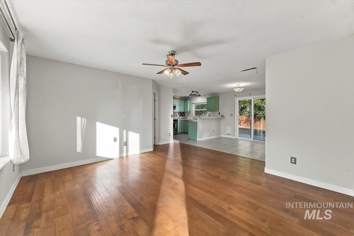 527 N Copper River Dr Property Photo 3