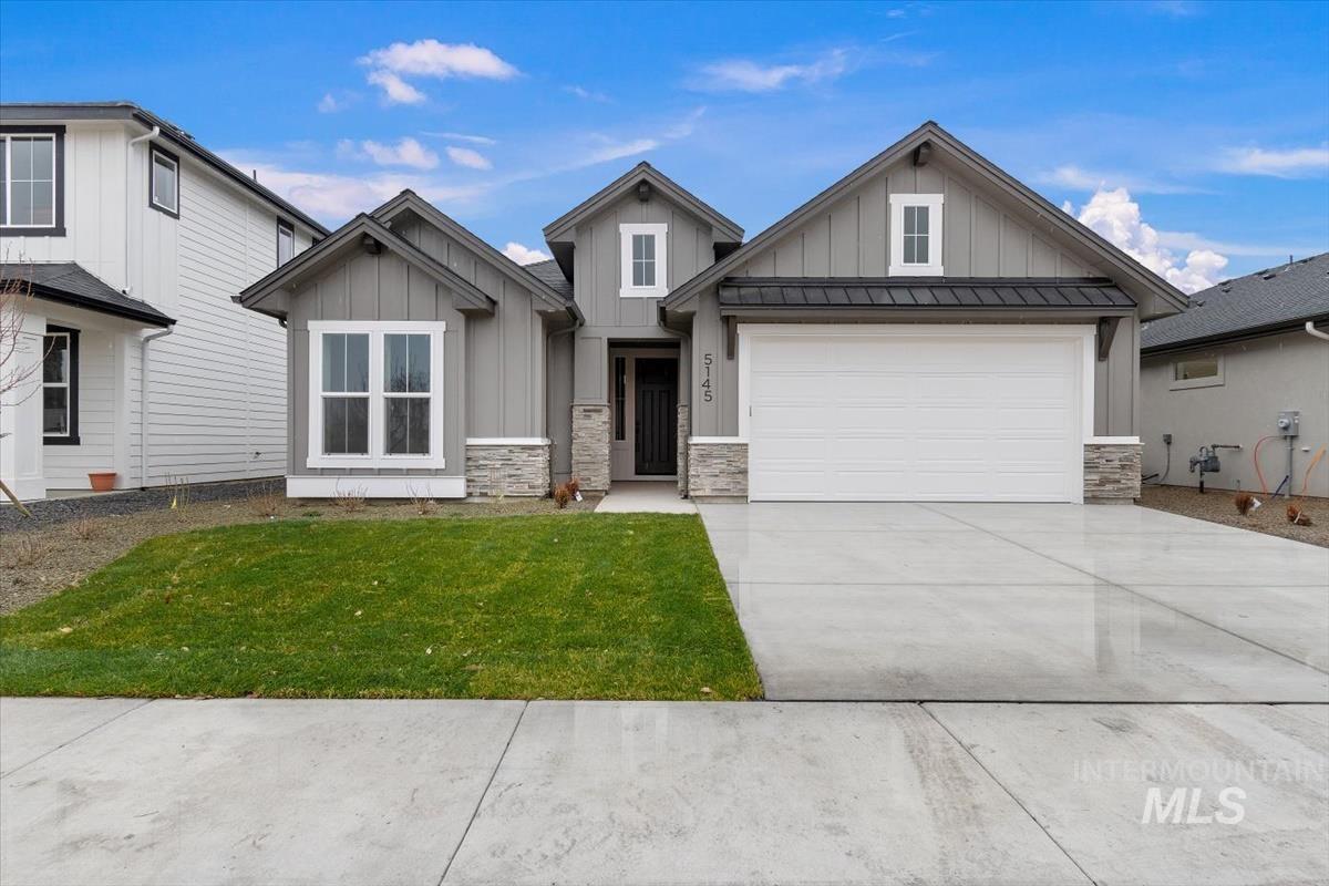 6304 E One Tree Place Property Photo 1