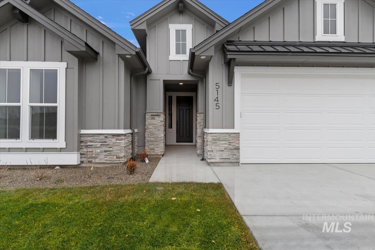 6304 E One Tree Place Property Photo 2