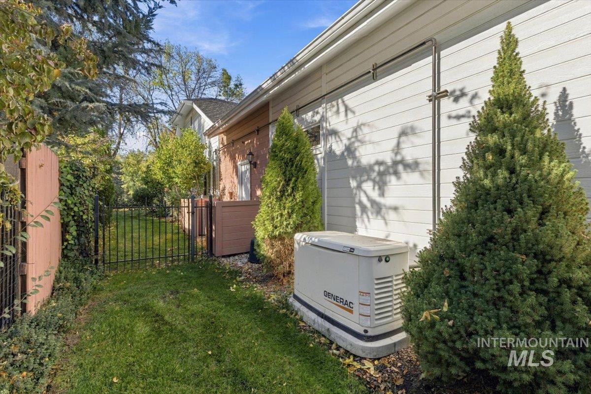 2155 S Crosscreek Ln Property Photo 31