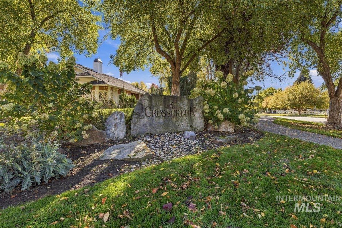 2155 S Crosscreek Ln Property Photo 34