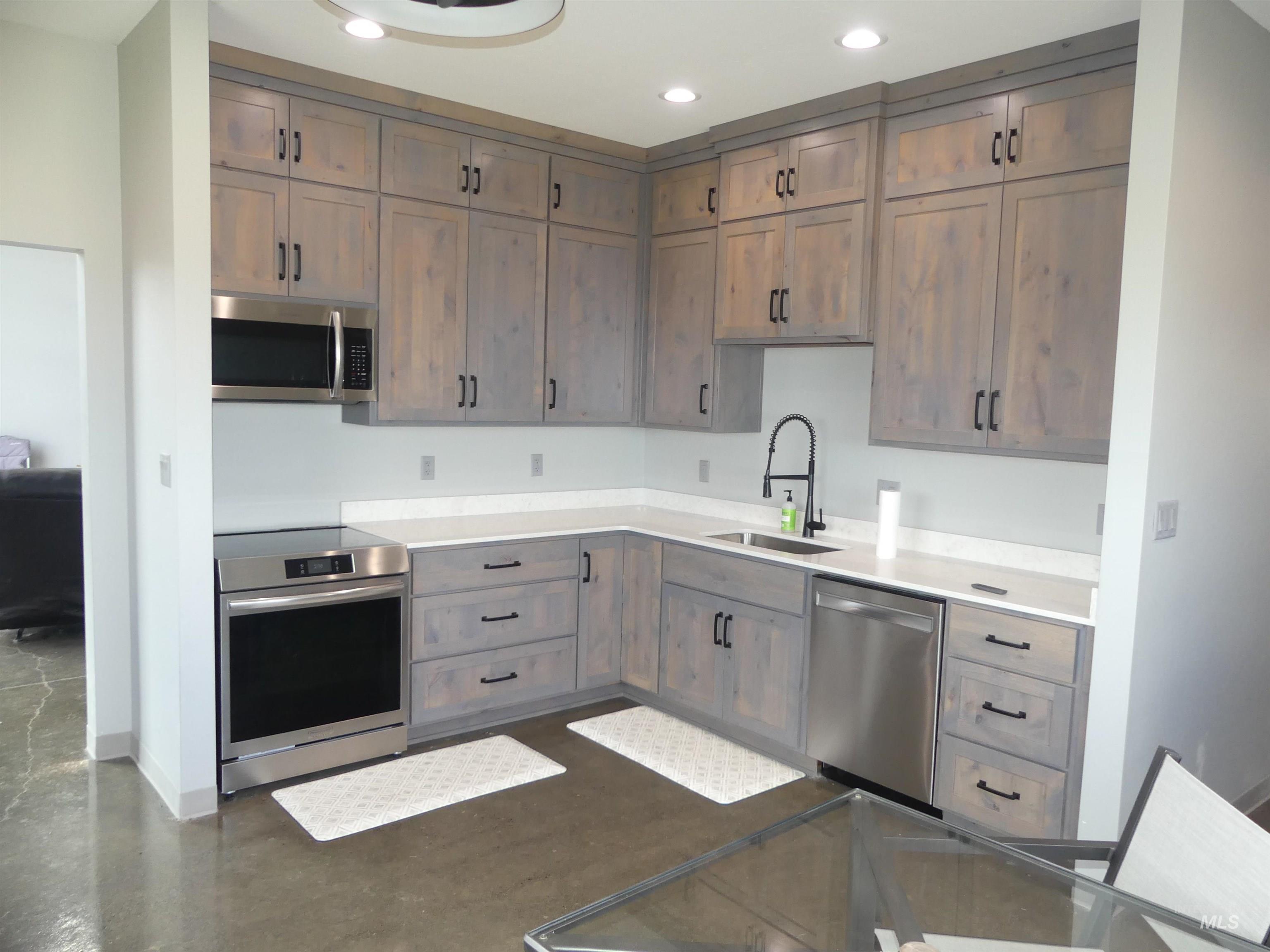 47 Camas Road Property Photo 2