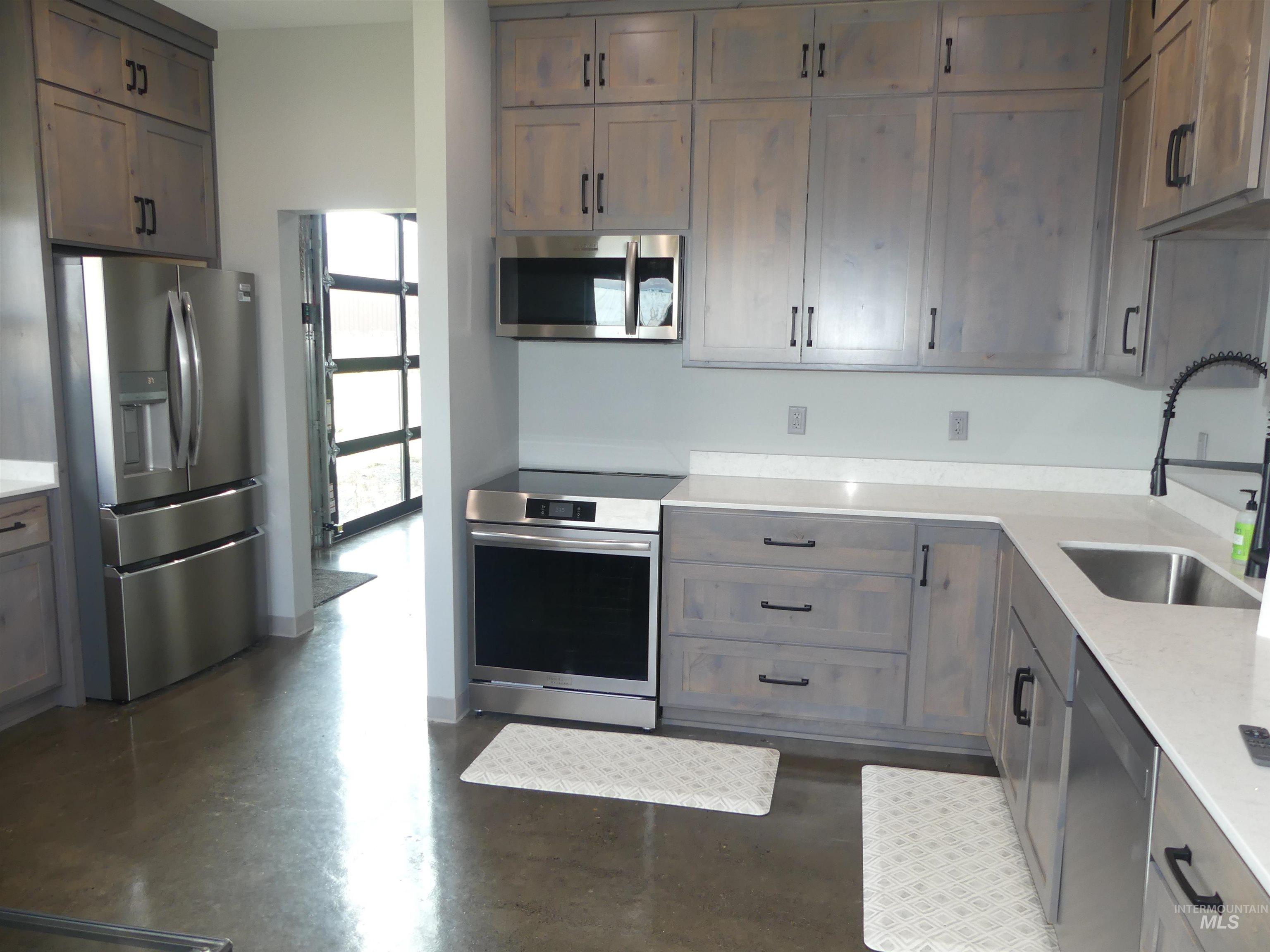 47 Camas Road Property Photo 3