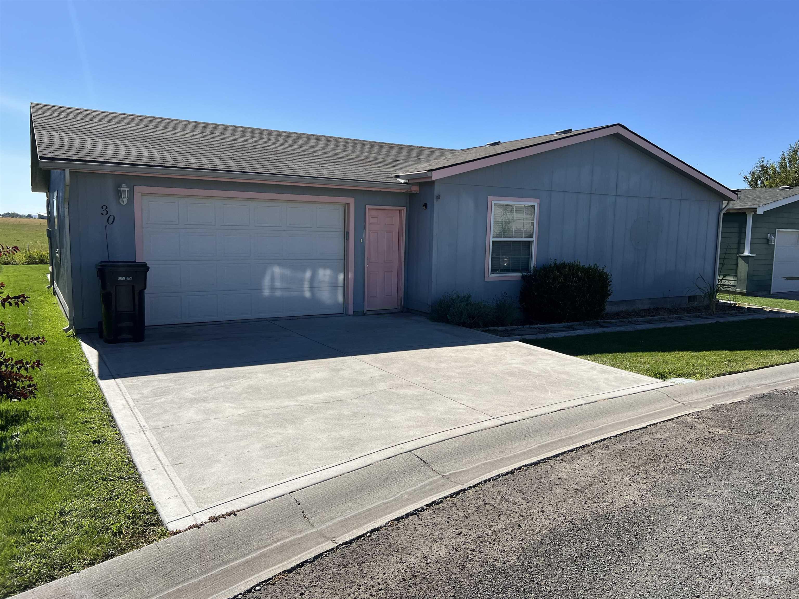 910 Moon Glo Property Photo 1