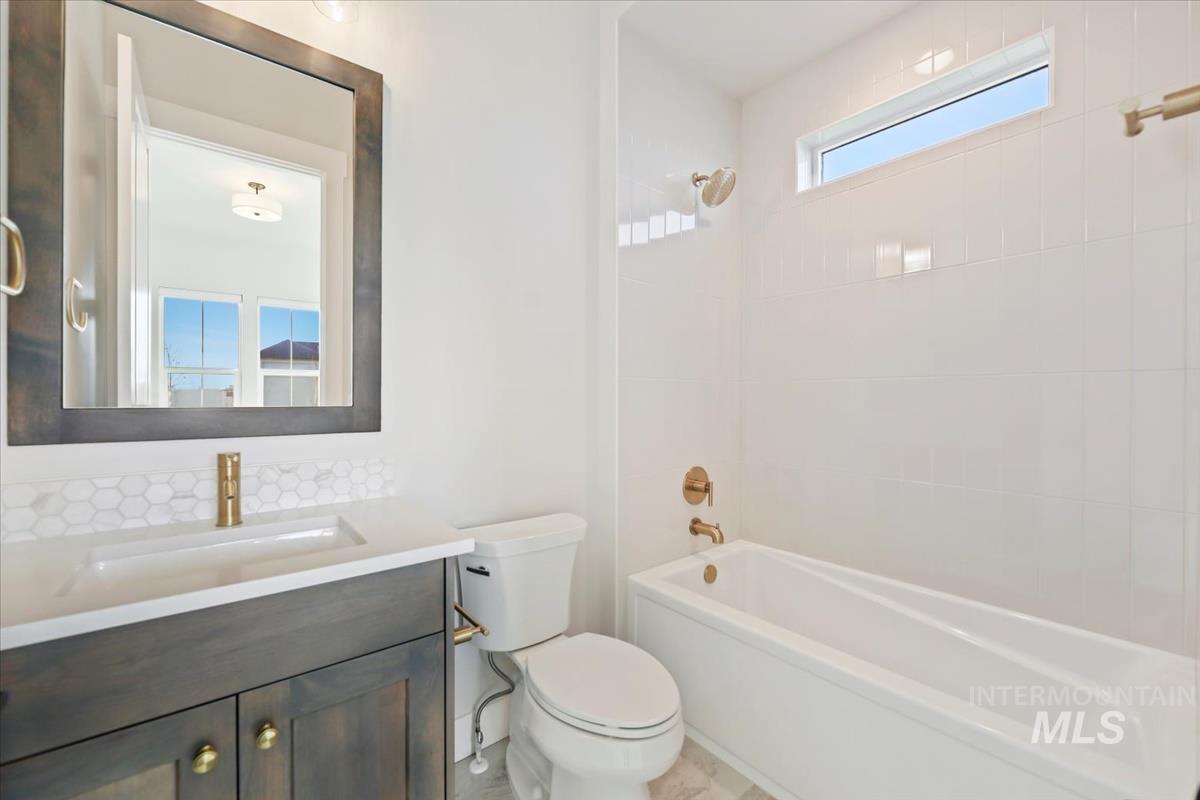 6938 W Cavendale St. Property Photo 35