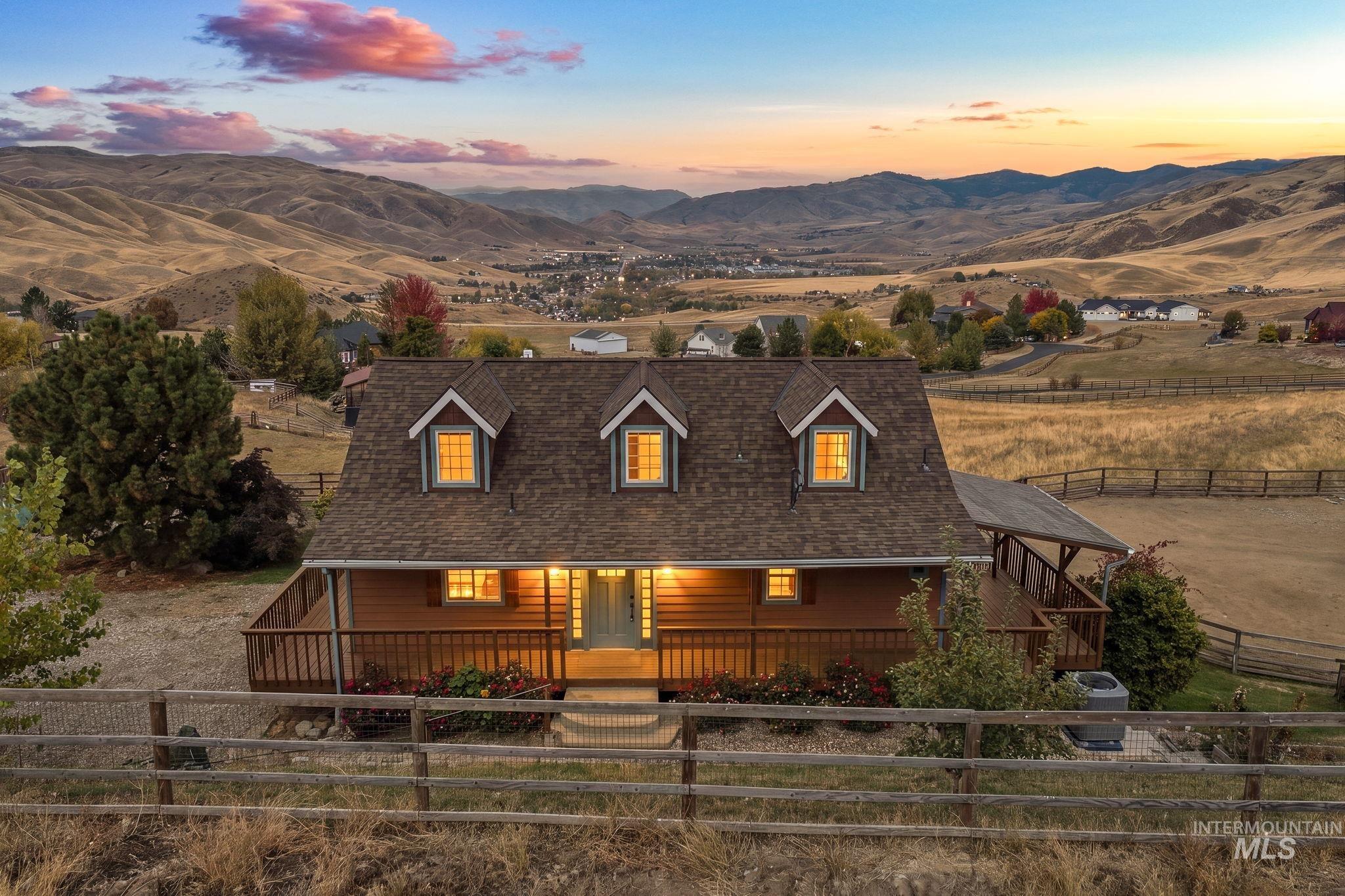 24 Horseshu Vue Cir Property Photo 2