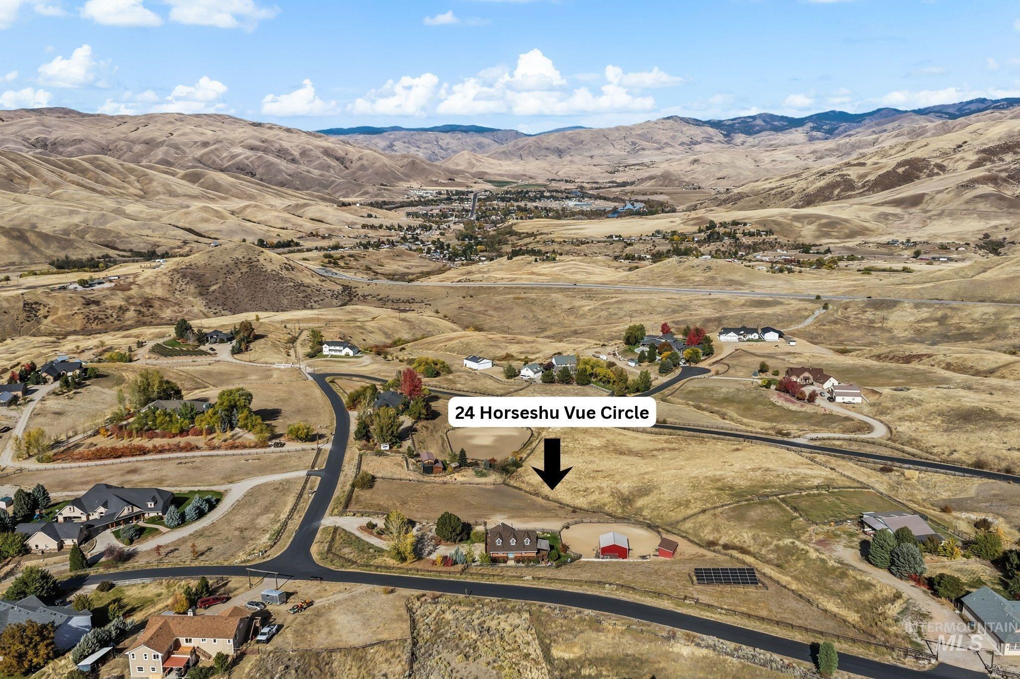 24 Horseshu Vue Cir Property Photo 3
