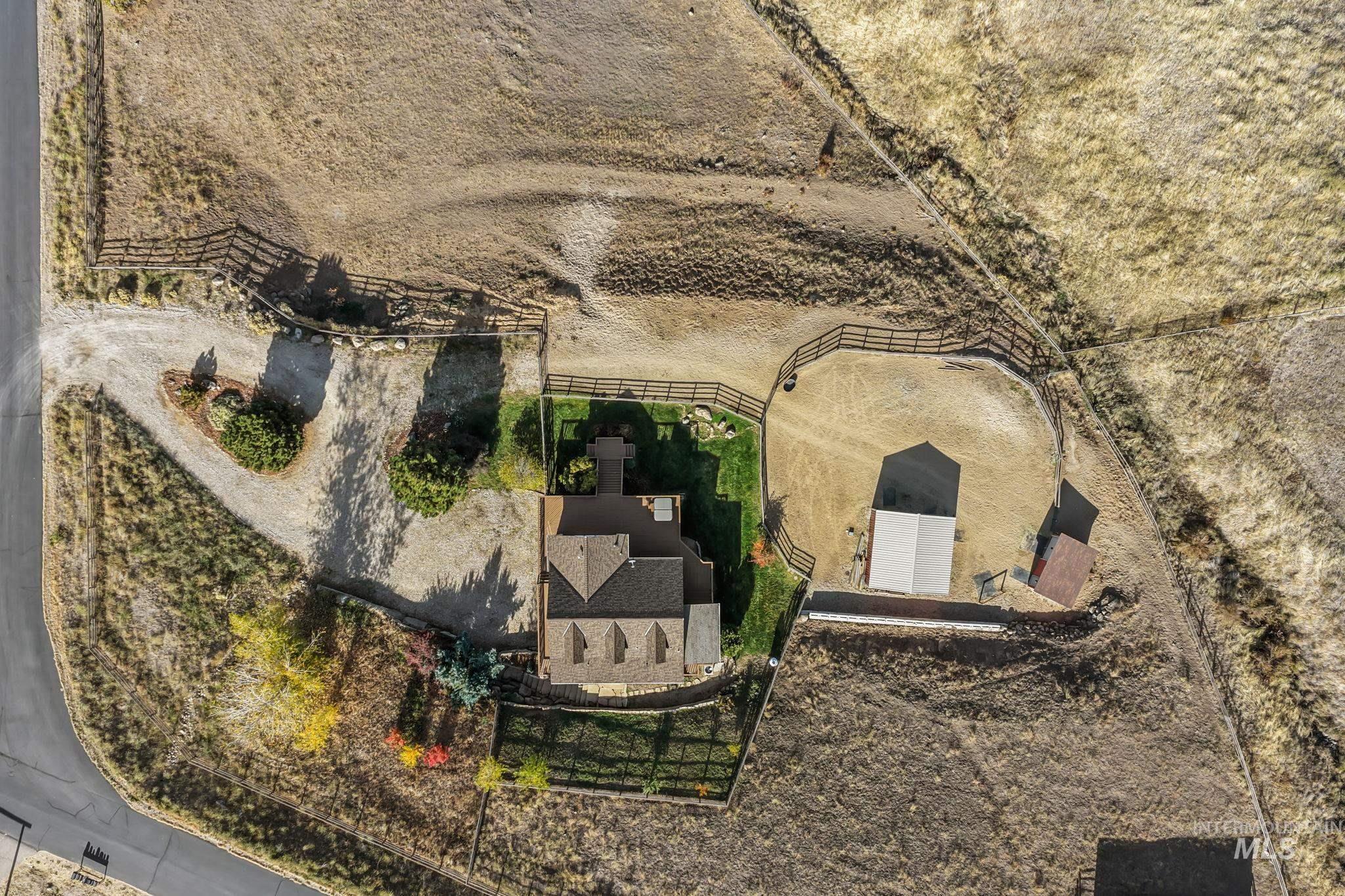 24 Horseshu Vue Cir Property Photo 5