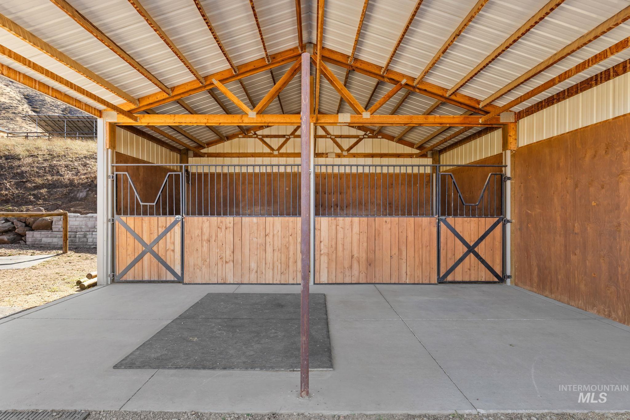 24 Horseshu Vue Cir Property Photo 10