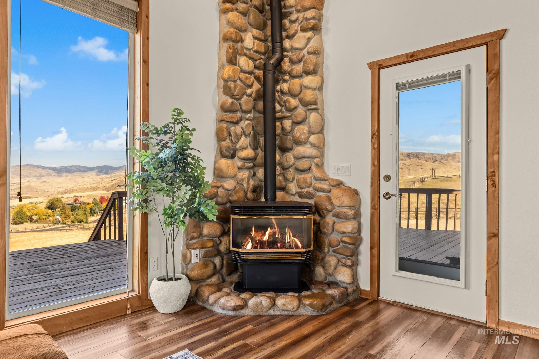 24 Horseshu Vue Cir Property Photo 18