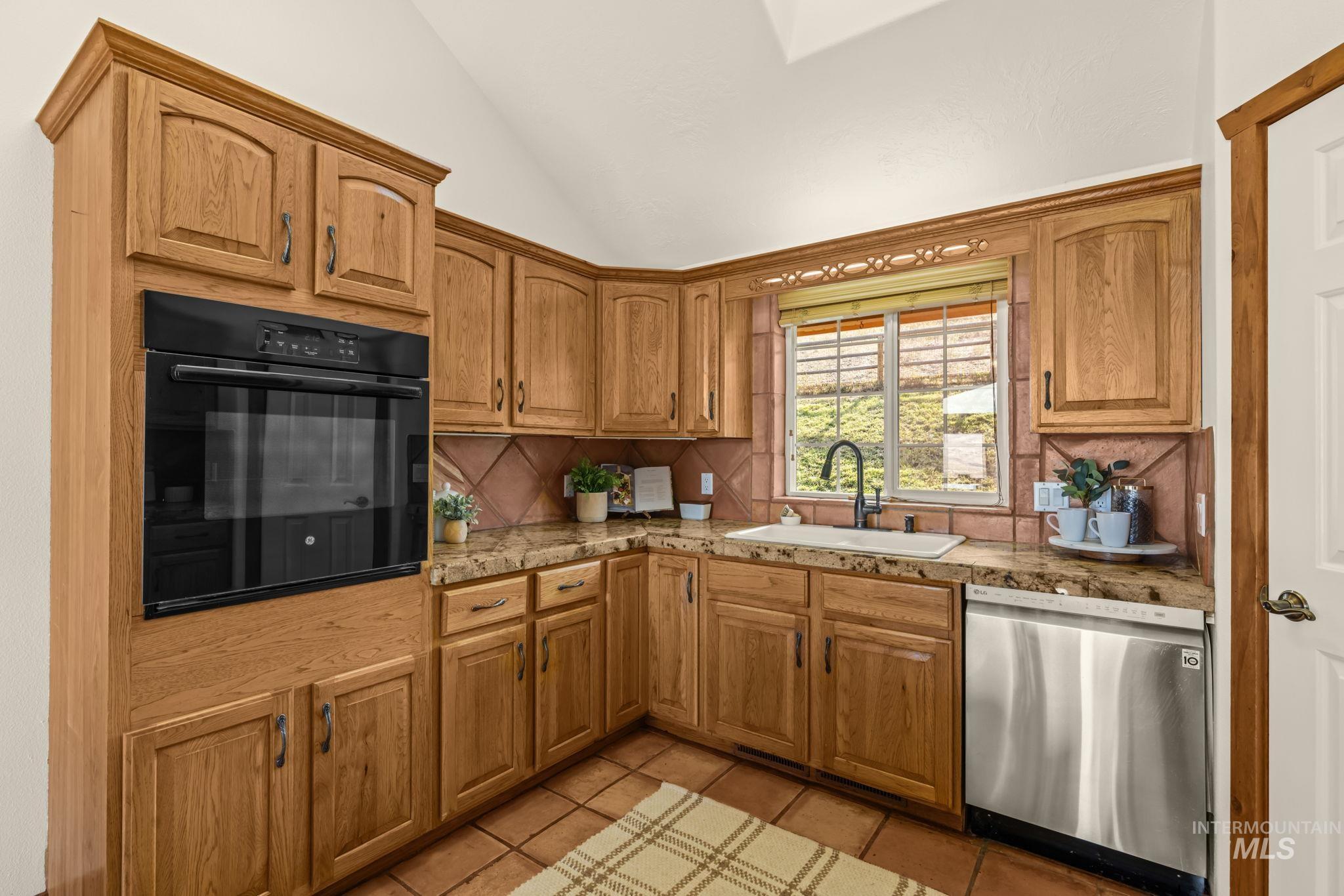 24 Horseshu Vue Cir Property Photo 24