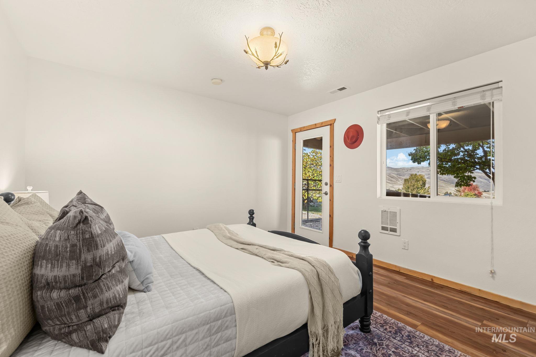 24 Horseshu Vue Cir Property Photo 36