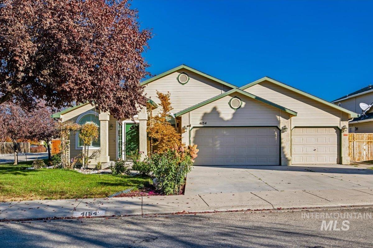 4154 E Driftwood Dr Property Photo 1