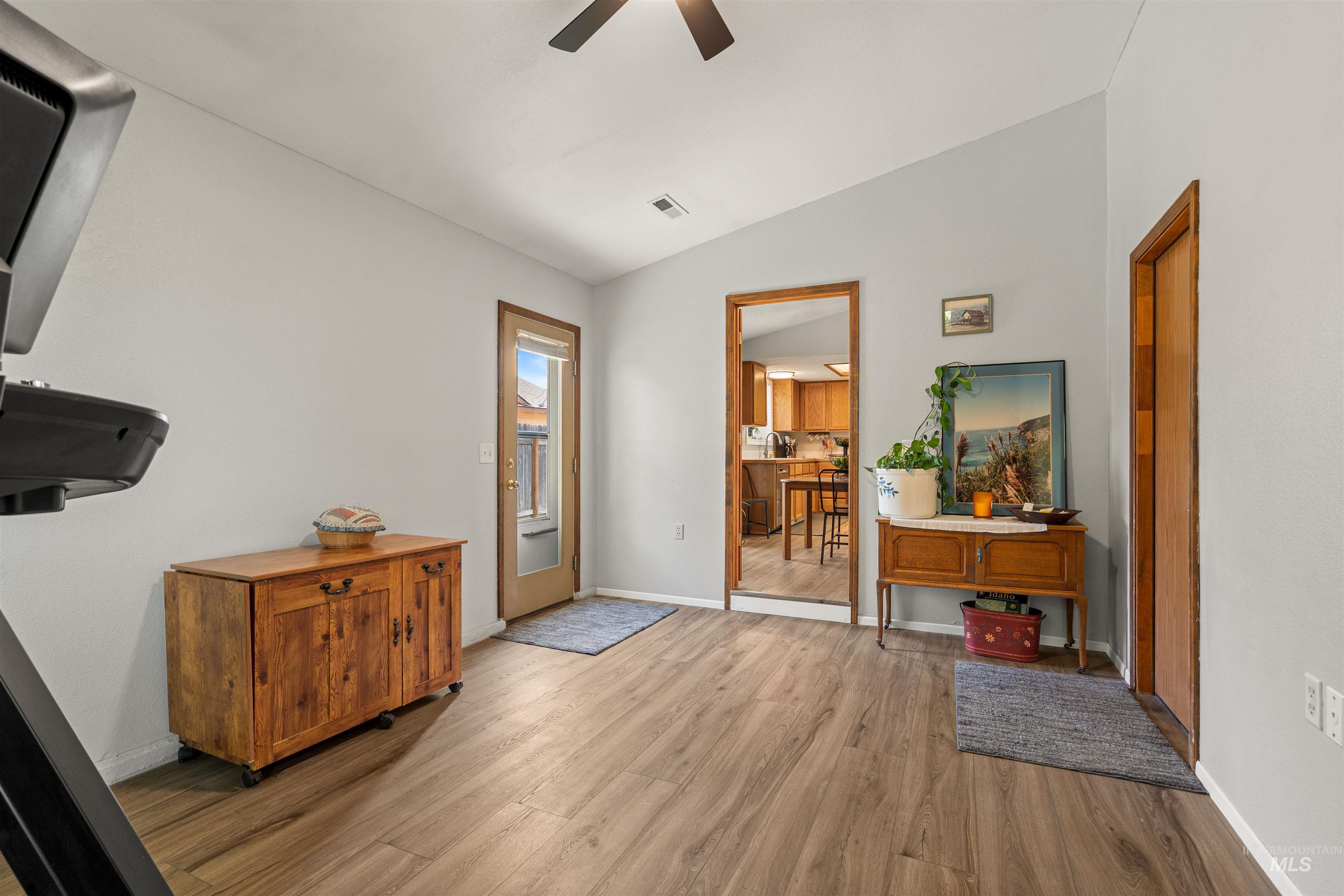 2524 Smart Street Property Photo 20