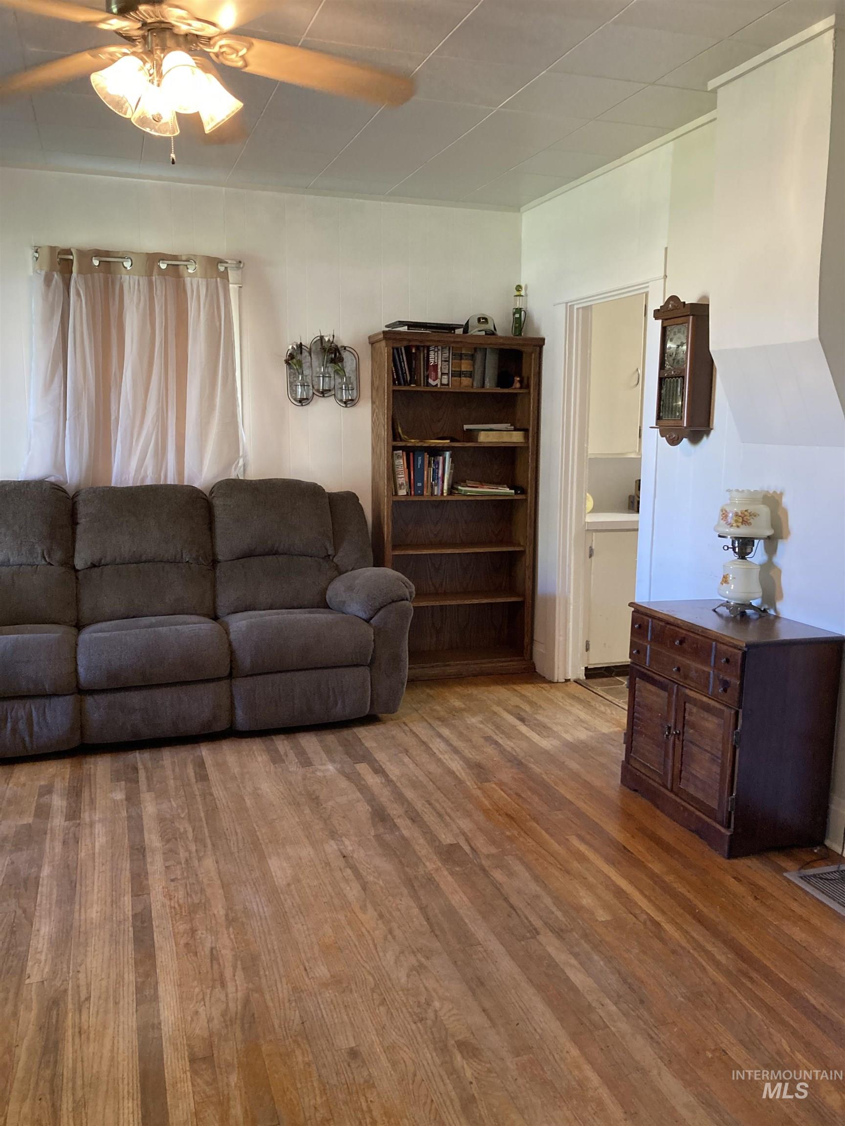 2213 County Rd E. Property Photo 6