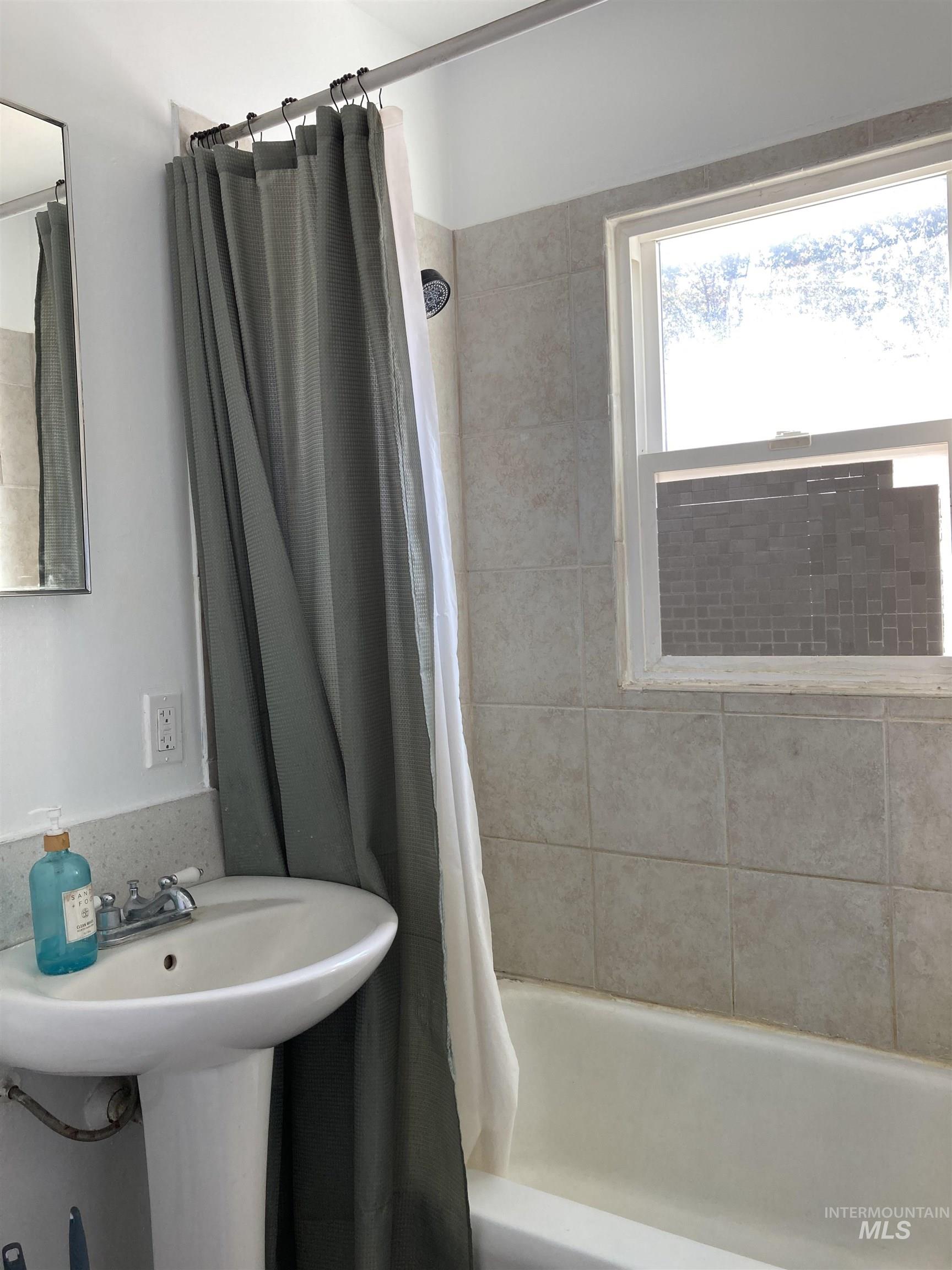 2213 County Rd E. Property Photo 8