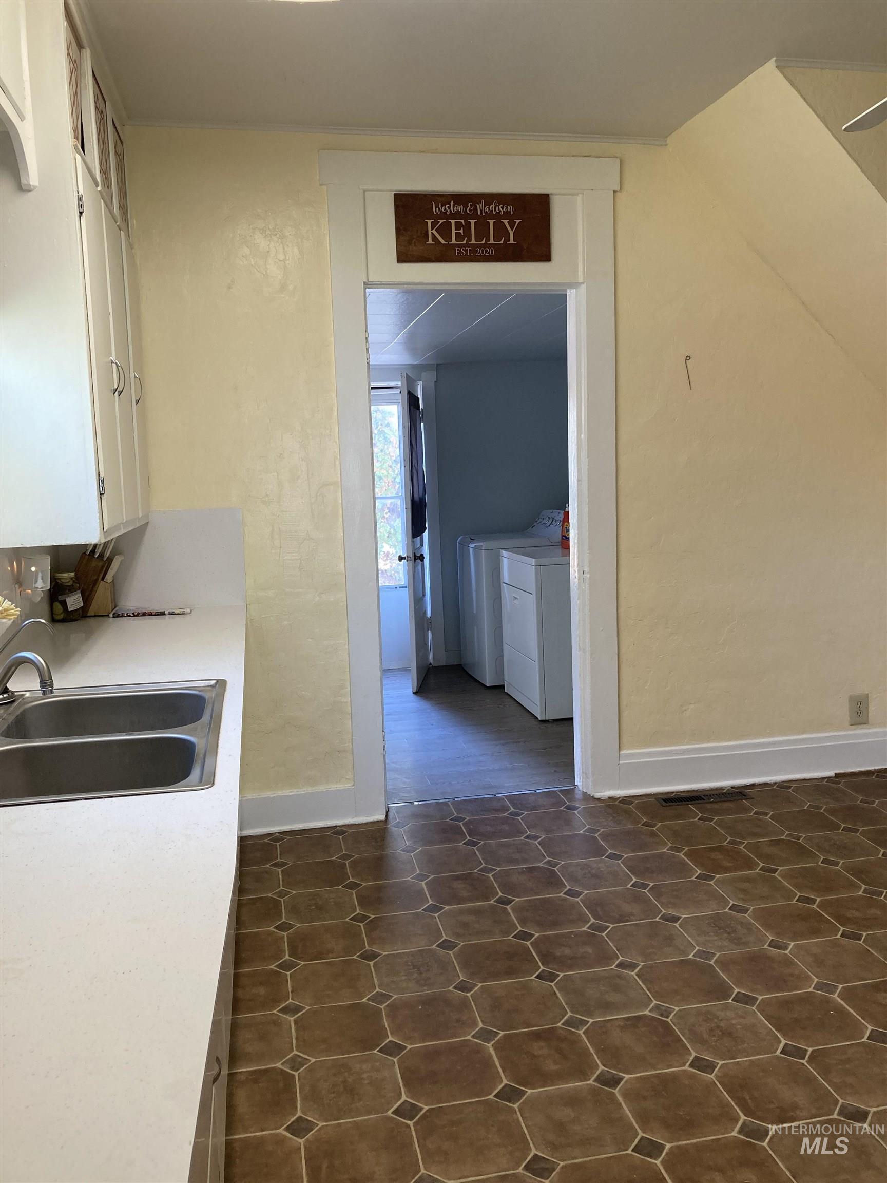 2213 County Rd E. Property Photo 12