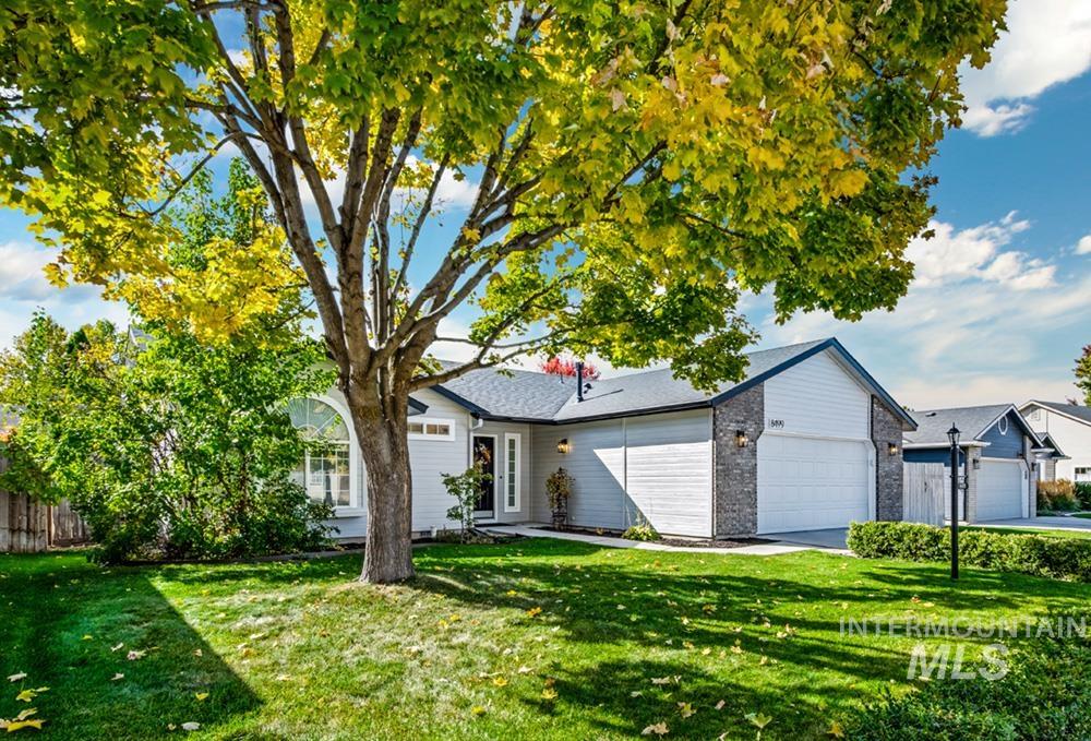 8499 W Shooting Star Dr Property Photo 1