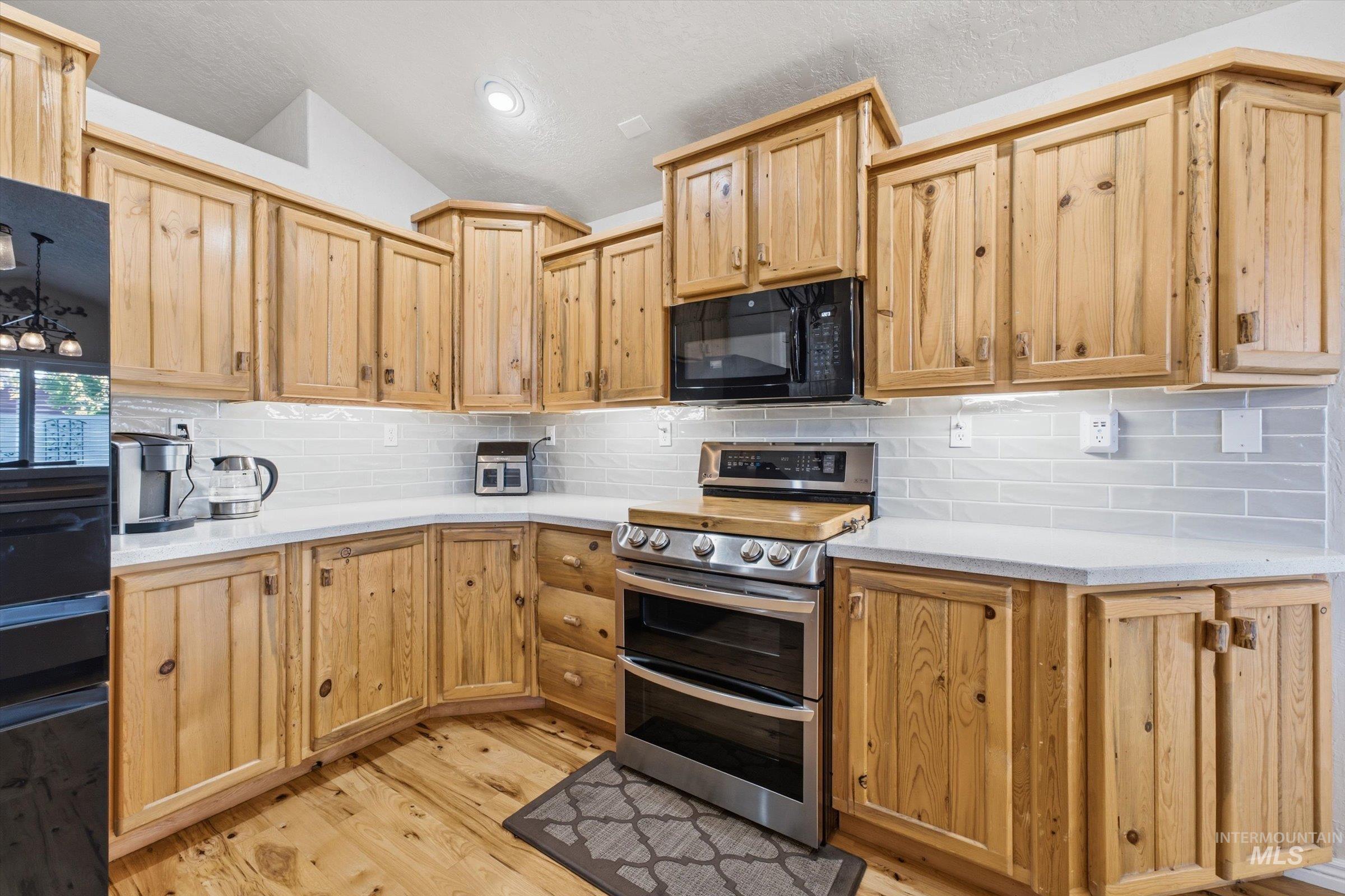 10981 W Rose Lake St Property Photo 8