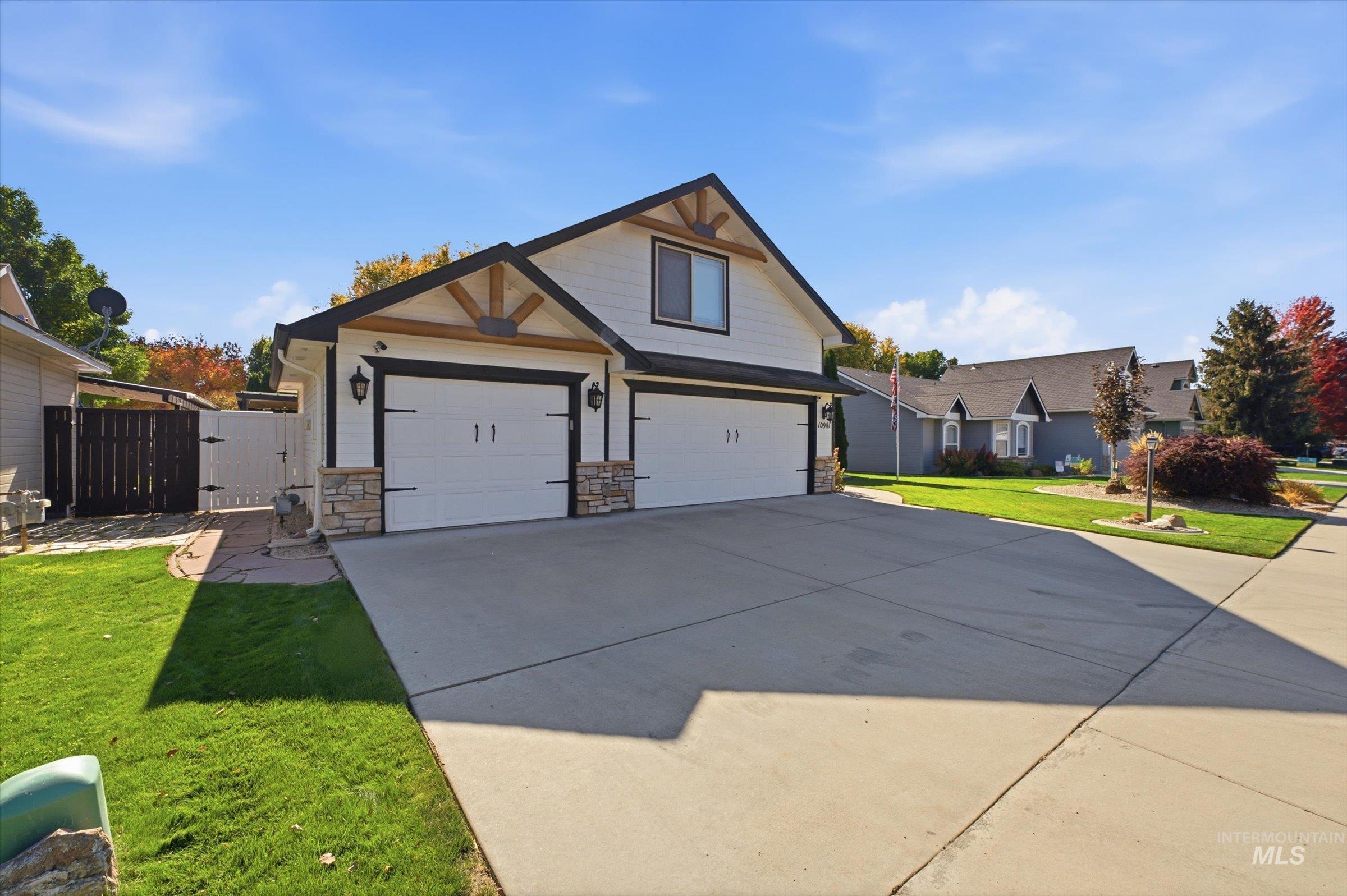 10981 W Rose Lake St Property Photo 28