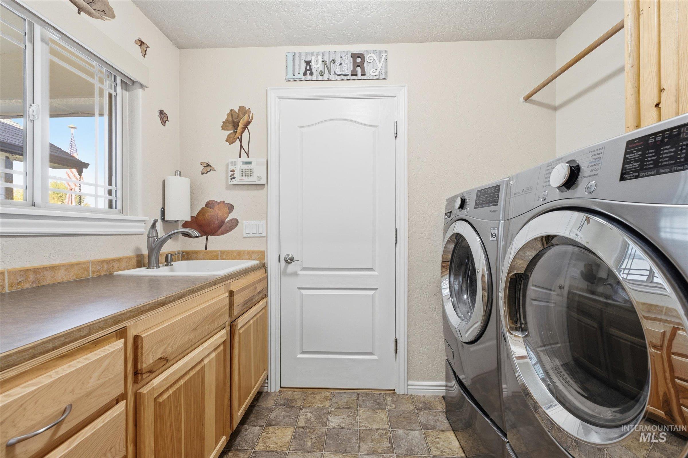 10981 W Rose Lake St Property Photo 40