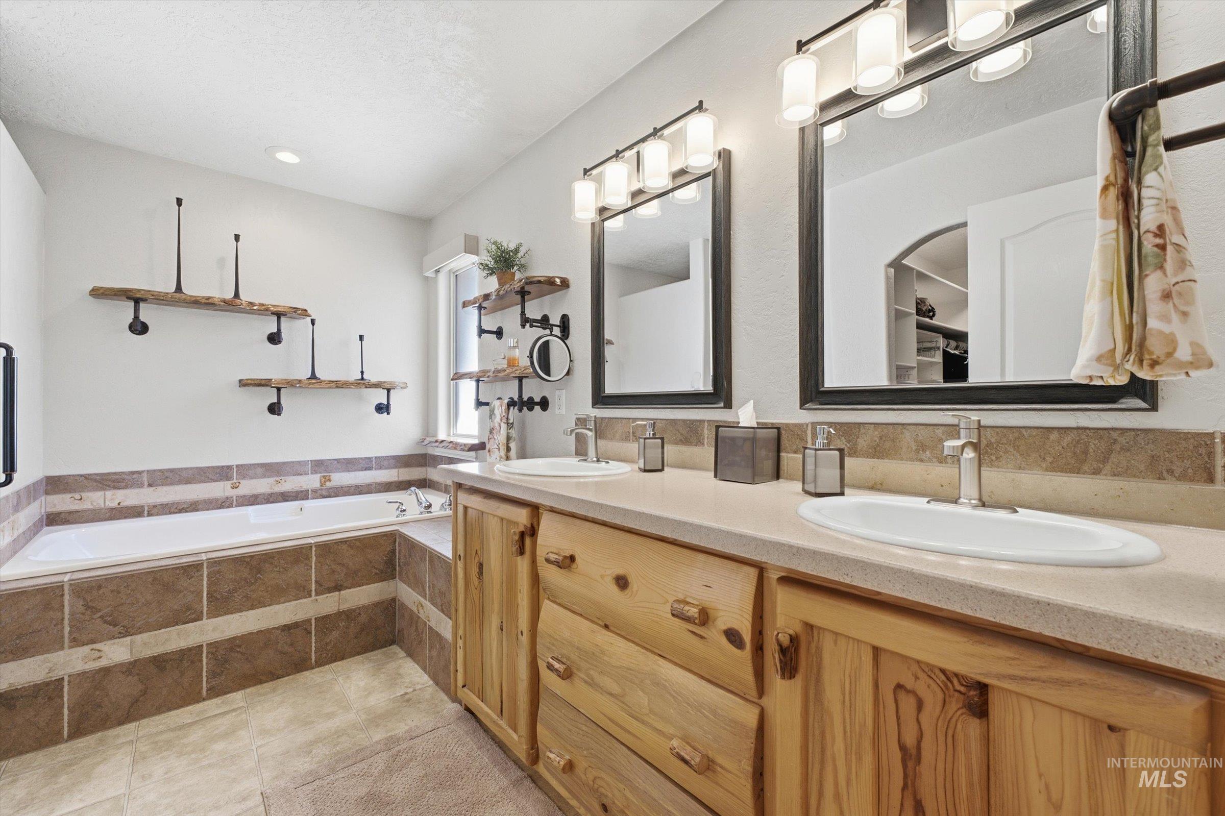 10981 W Rose Lake St Property Photo 42