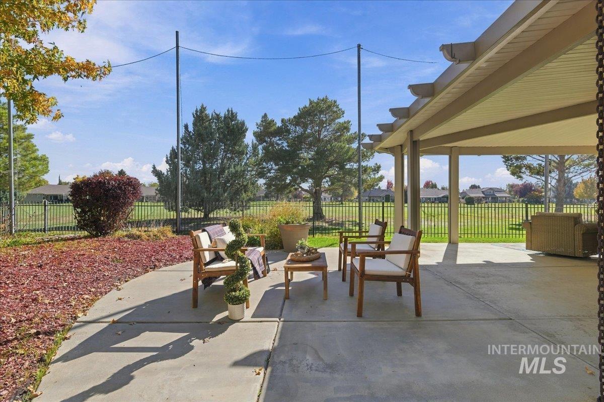 4355 W Nine Iron Ln Property Photo 1