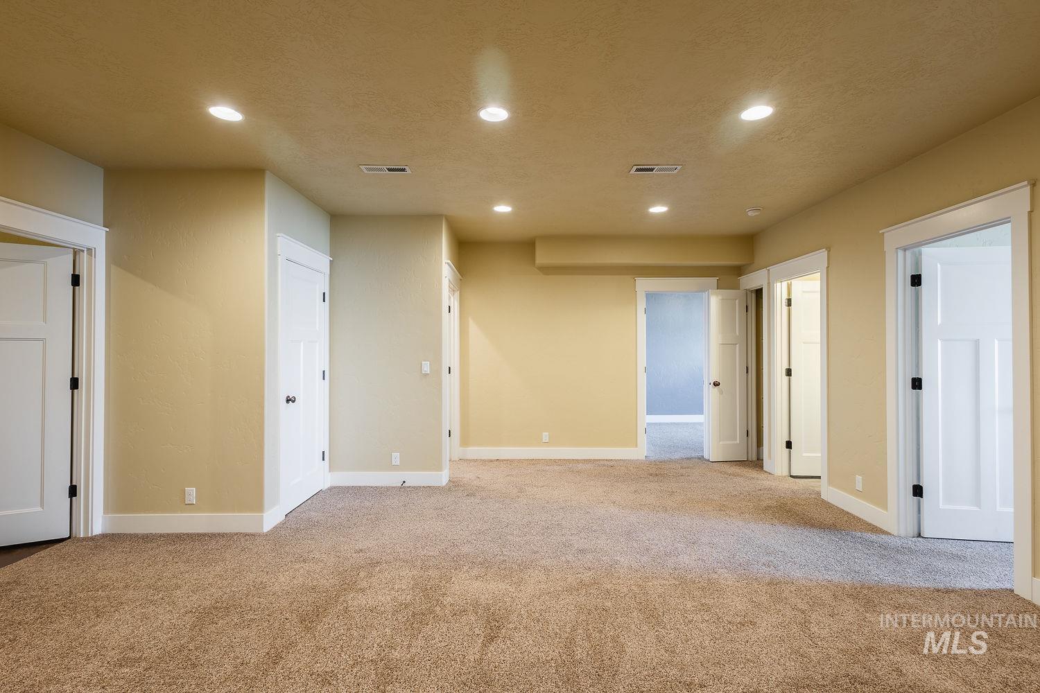 2130 Lisa Ct Property Photo 30