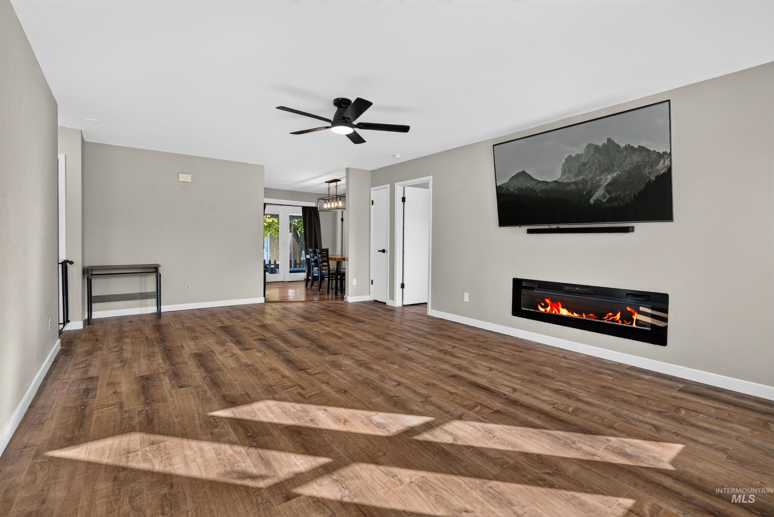 307 Pine St Property Photo 5
