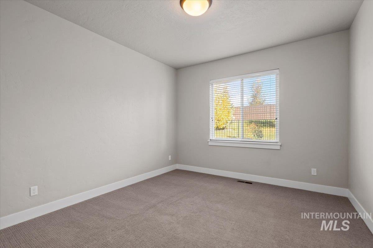 6136 N Vicenza Ln Property Photo 18