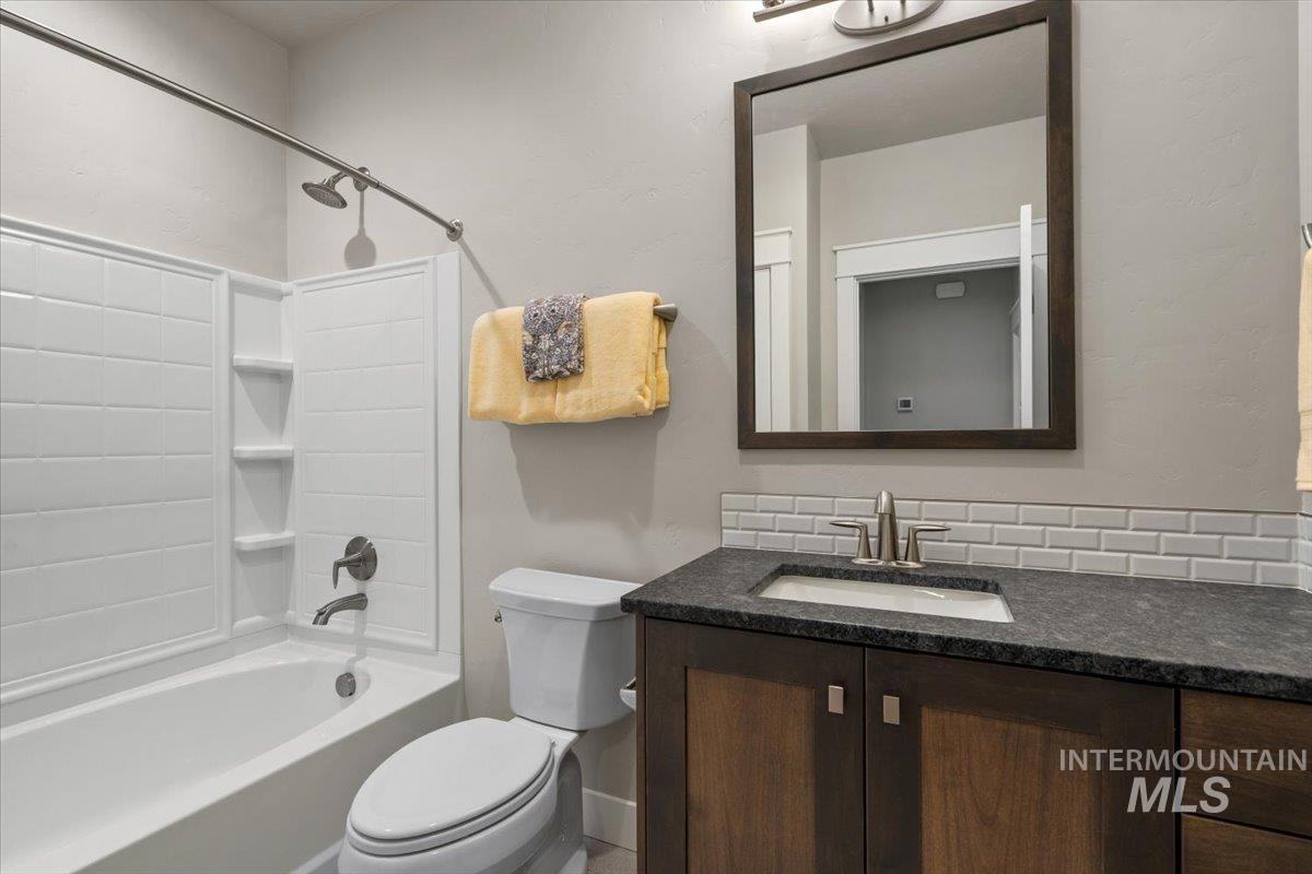 6136 N Vicenza Ln Property Photo 20