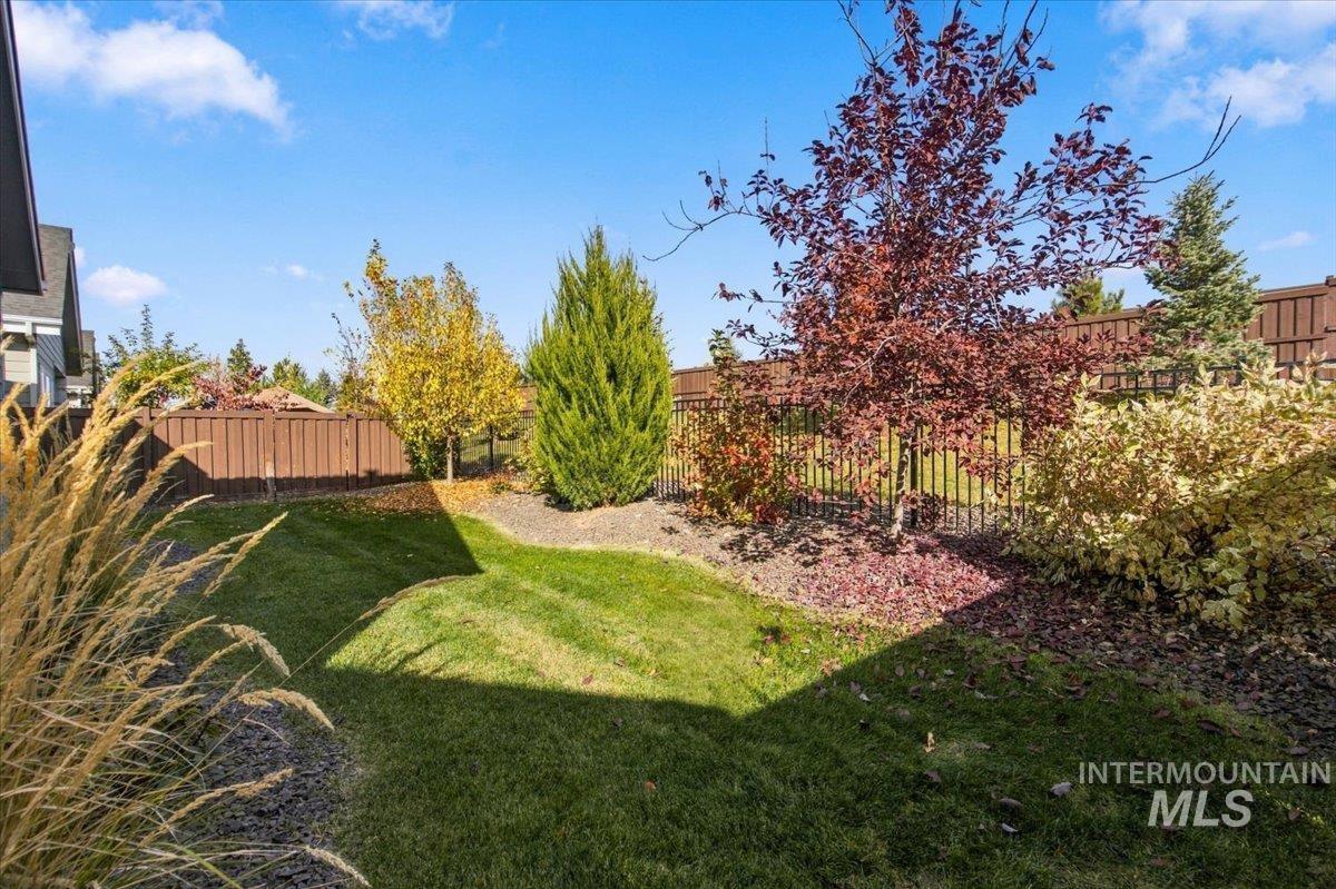 6136 N Vicenza Ln Property Photo 27