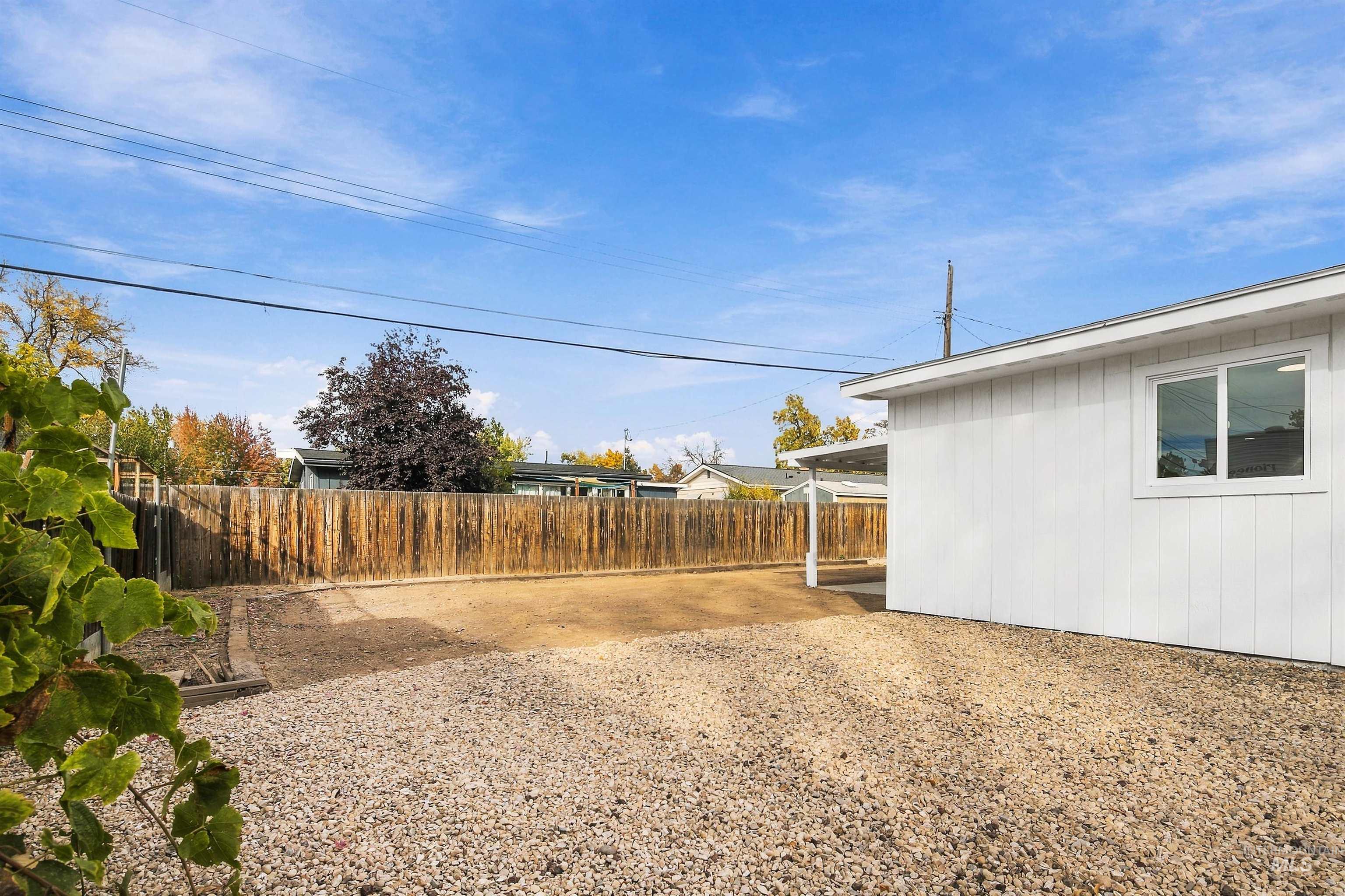 2904 W Malad St Property Photo 27