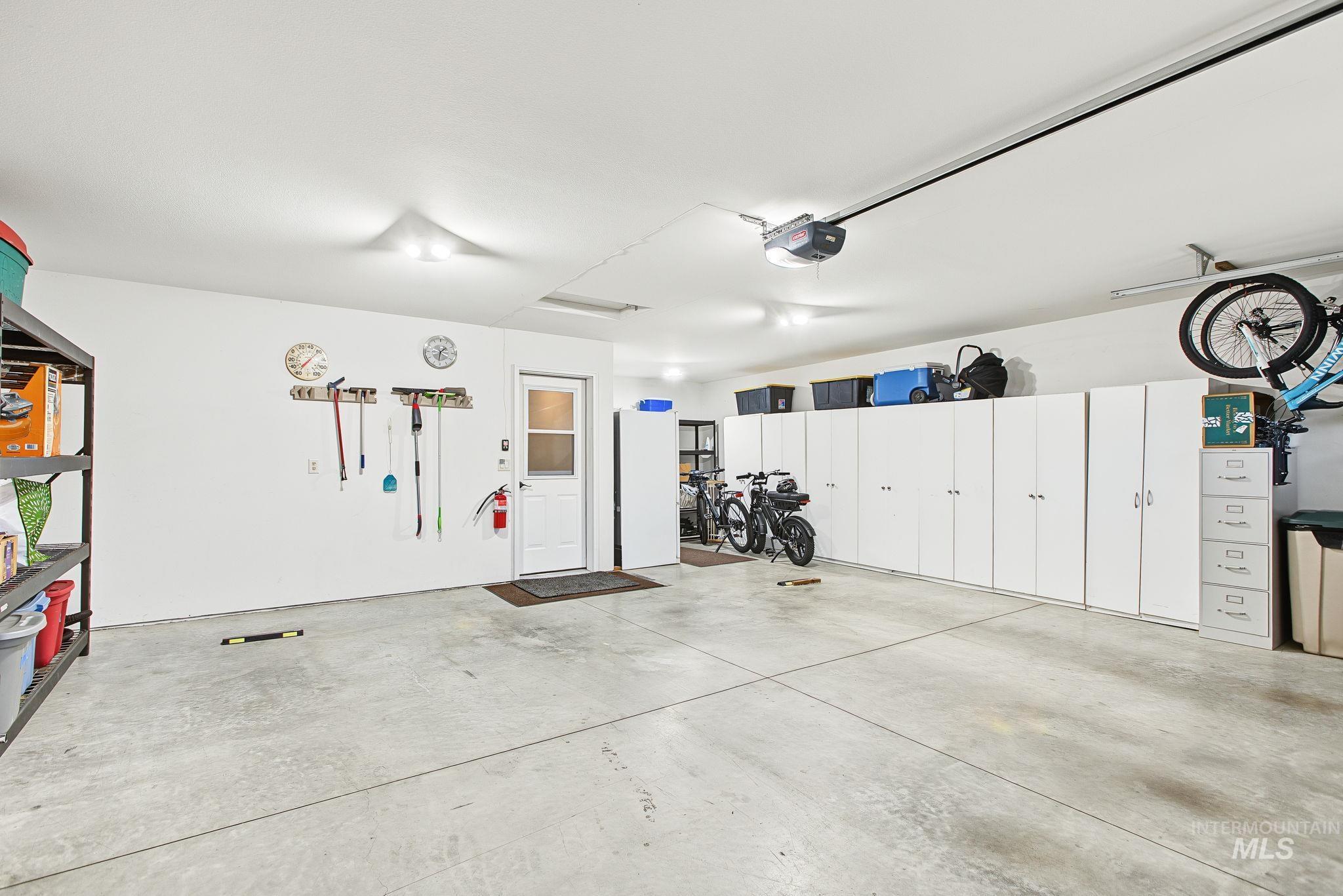 2933 Spruce Street Property Photo 30