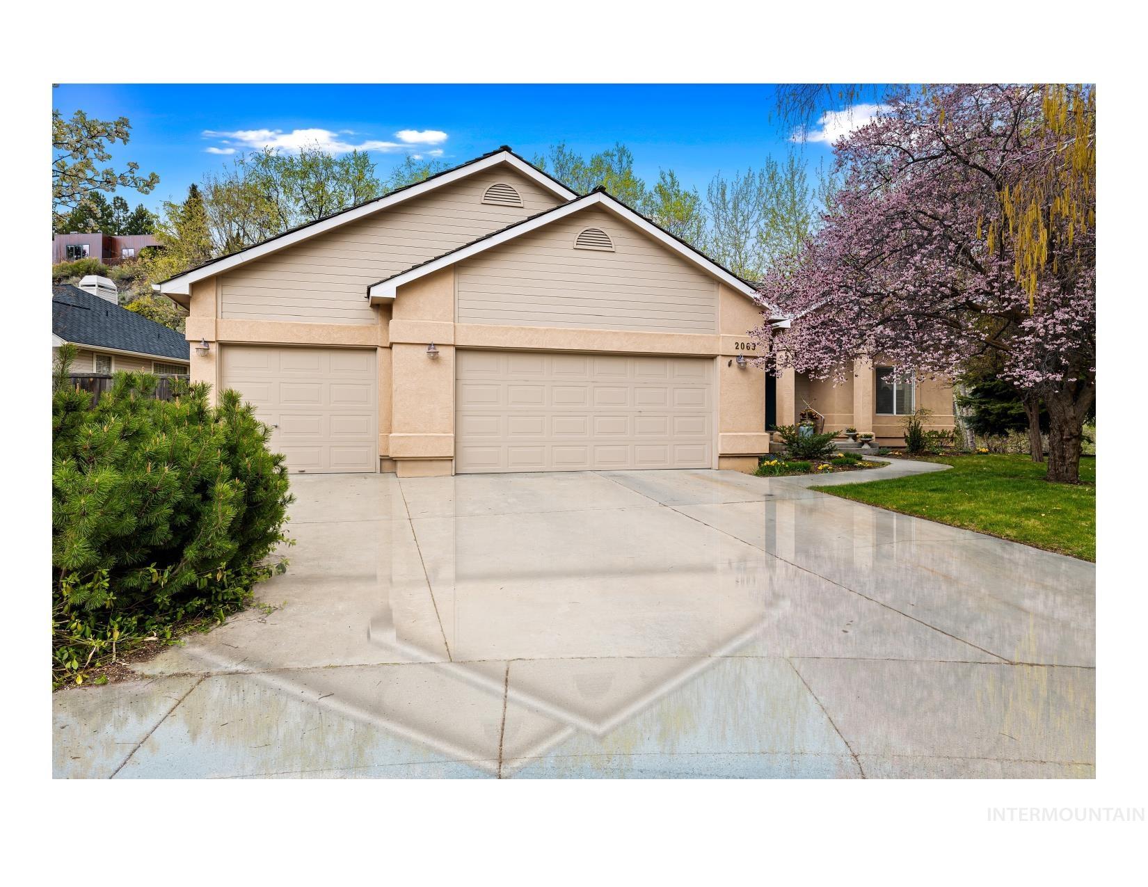 2063 N Trailview Pl Property Photo 1